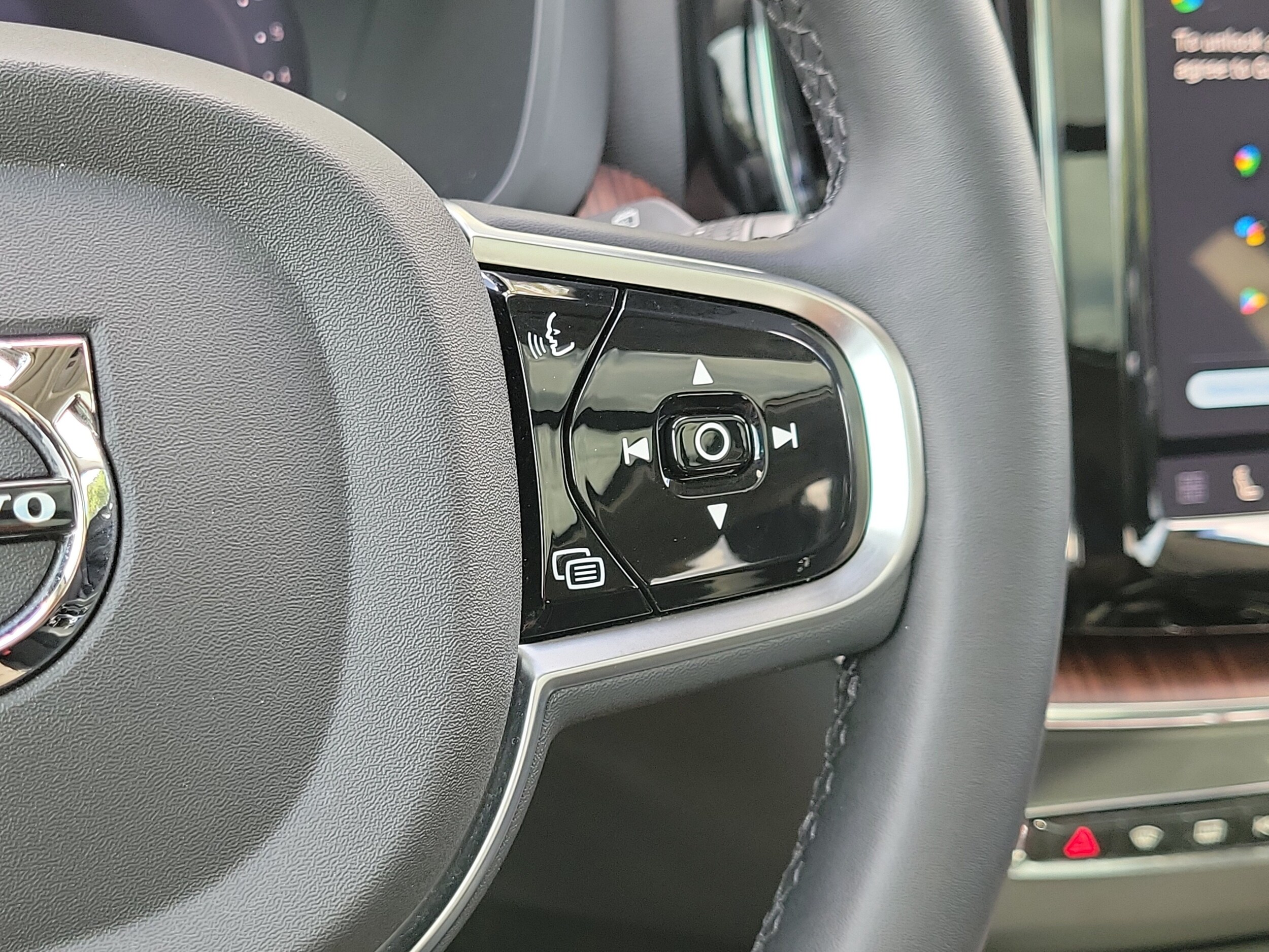2024 Volvo XC60 Plus - Photo 24