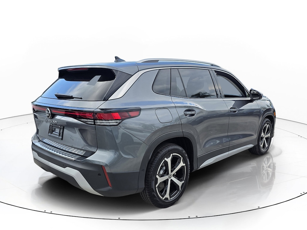 New 2026 Volkswagen Tiguan SE SUV