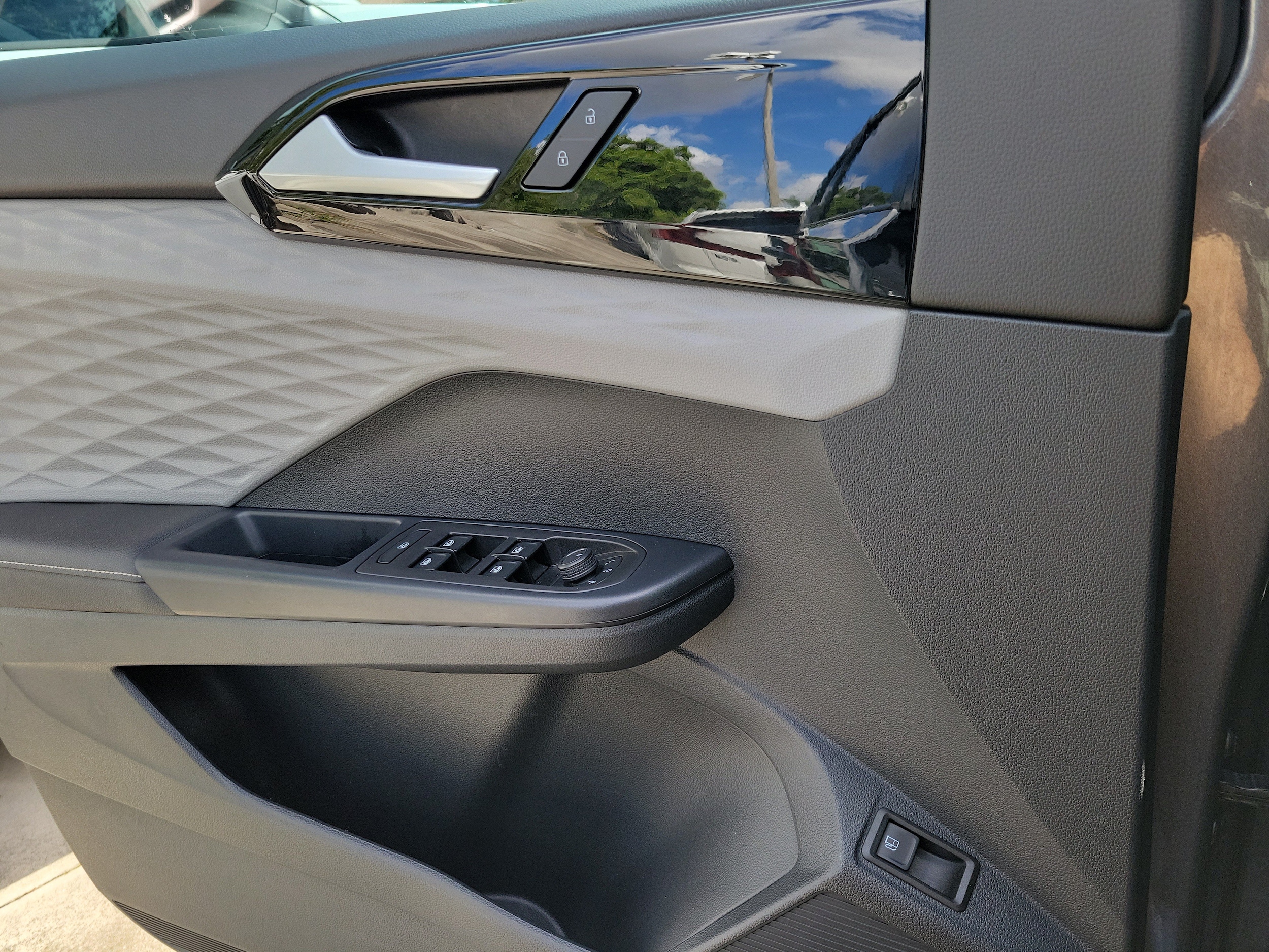 2024 Volkswagen Taos S - Photo 15