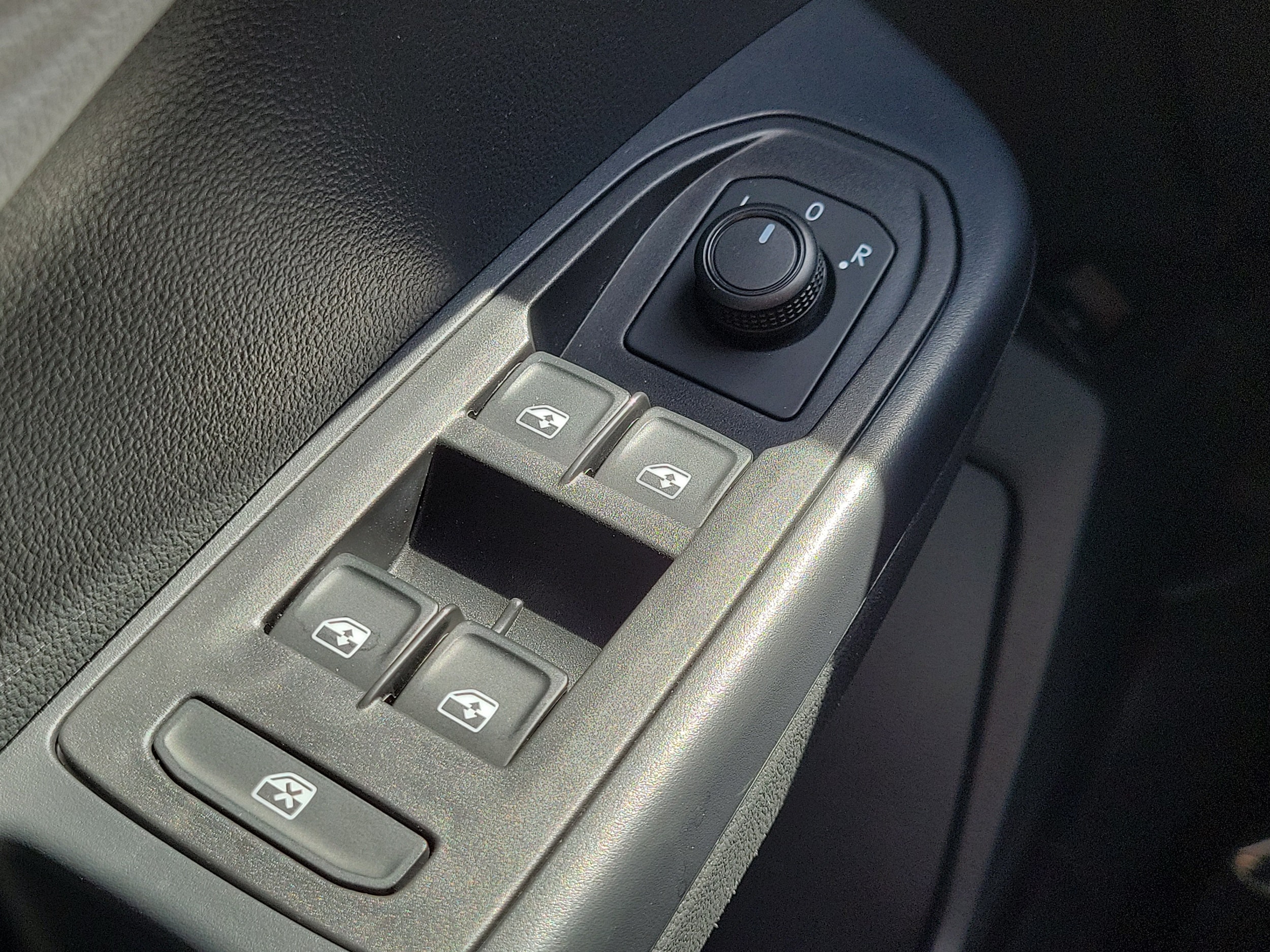 2024 Volkswagen Taos S - Photo 25