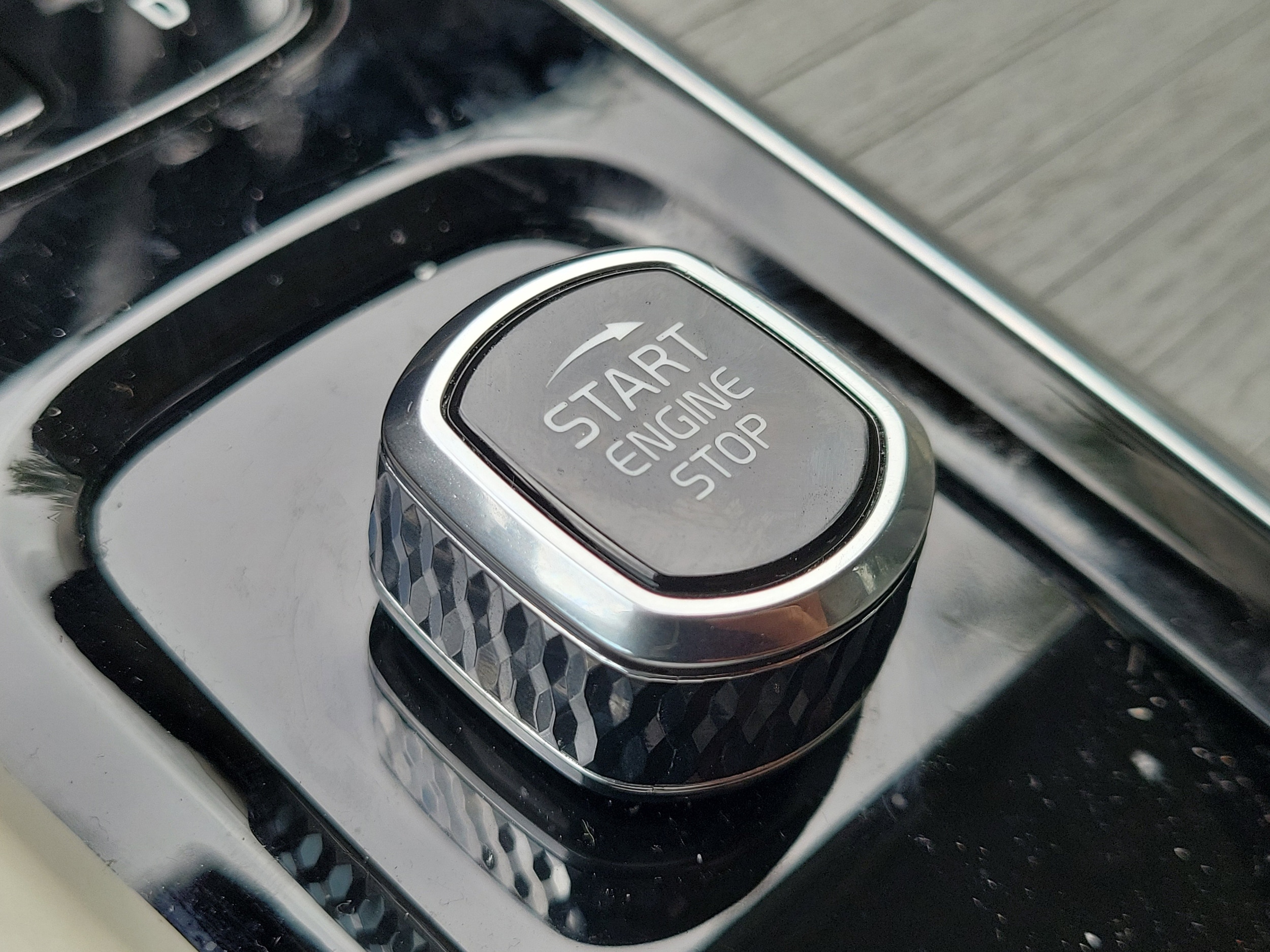 2024 Volvo XC60 Plus - Photo 26