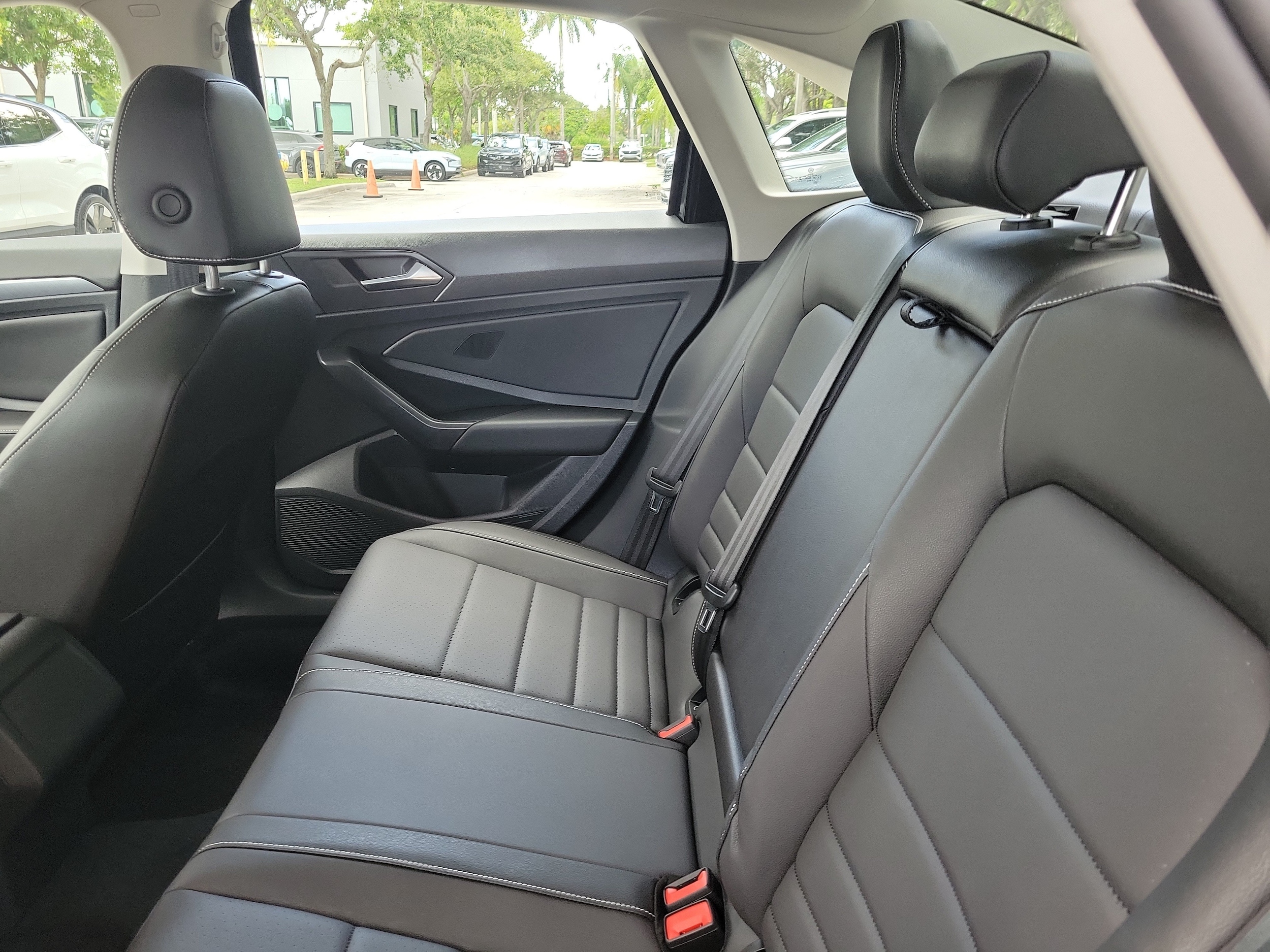 2024 Volkswagen Jetta SE - Photo 11