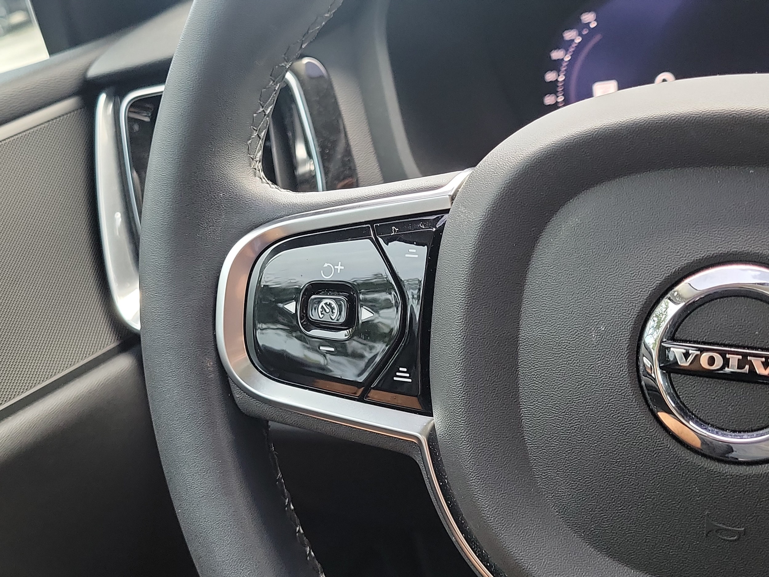 2024 Volvo S60 Plus - Photo 18