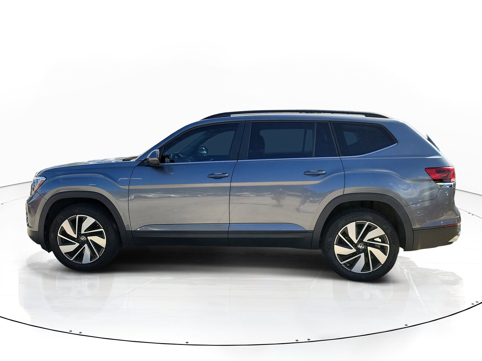 2024 Volkswagen Atlas SE w/Tech - Photo 4