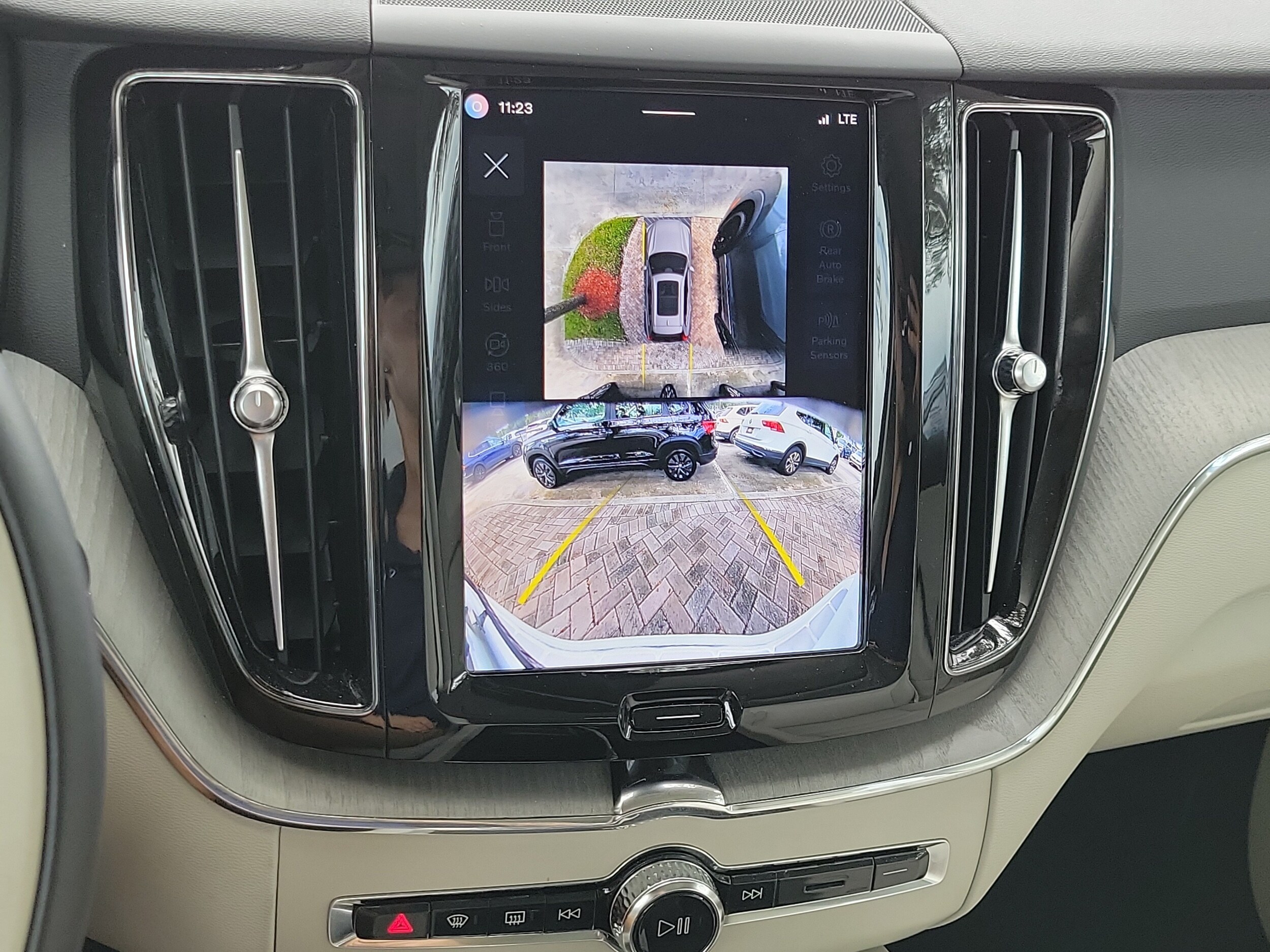 2024 Volvo XC60 Plus - Photo 27