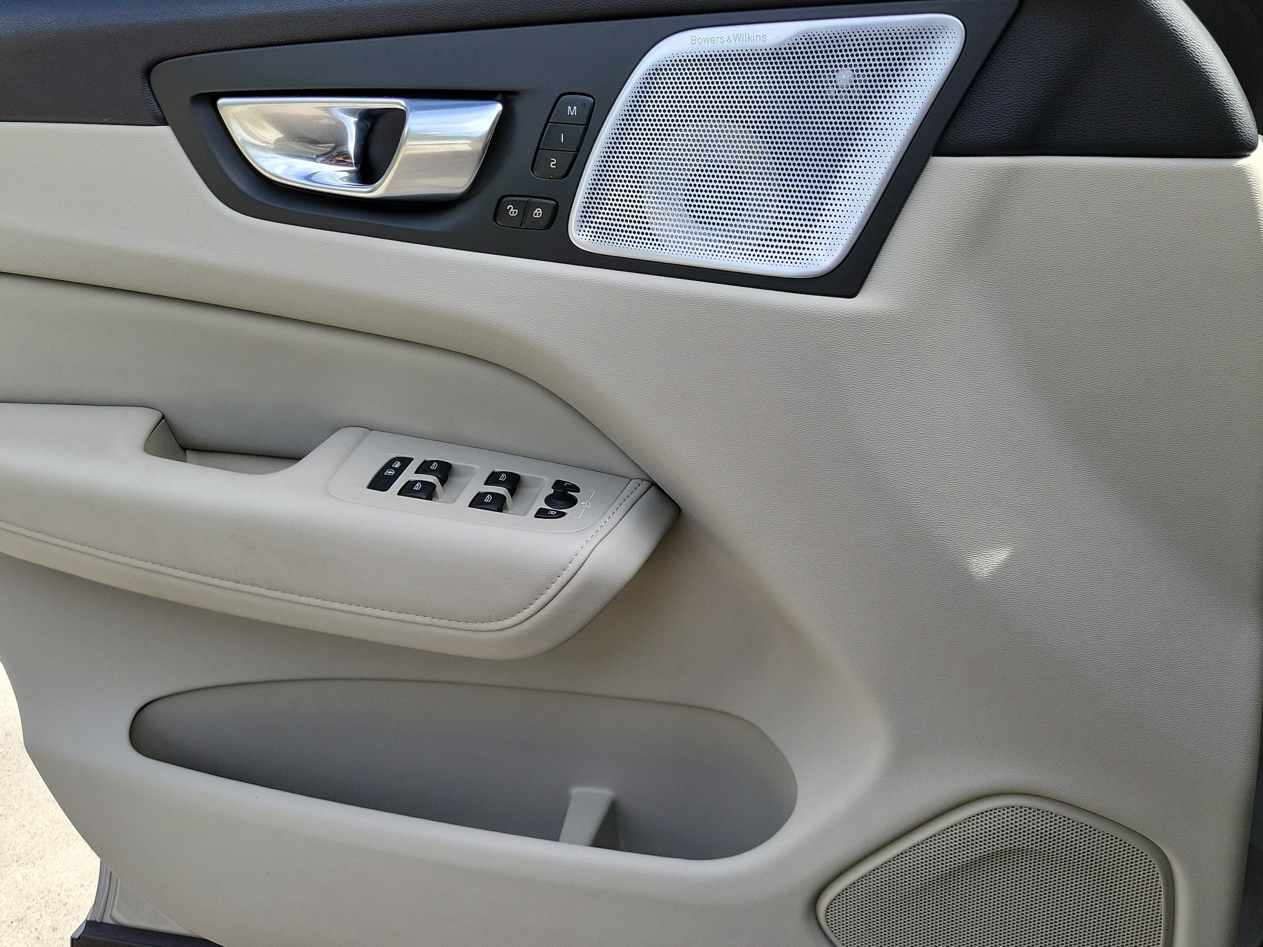 2023 Volvo XC60 Ultimate - Photo 22