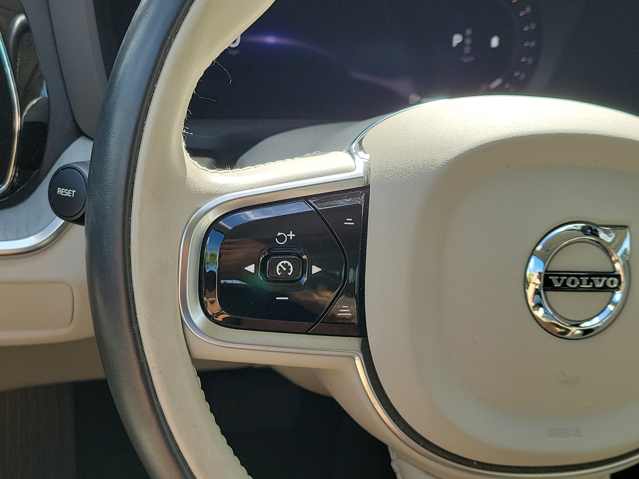 2024 Volvo S60 Plus - Photo 19