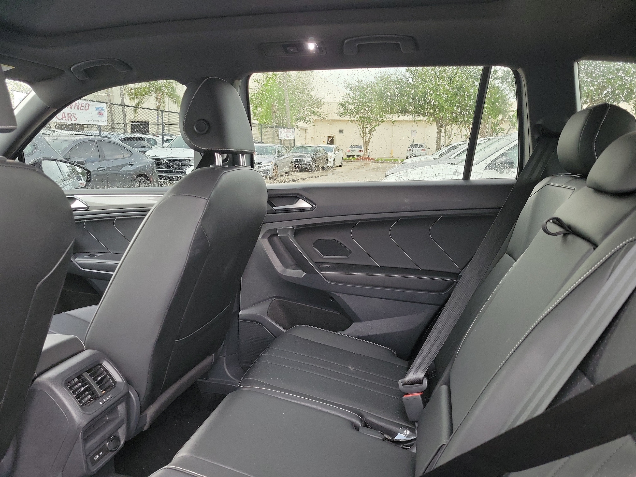 2023 Volkswagen Tiguan SE R-LINE BLACK - Photo 11