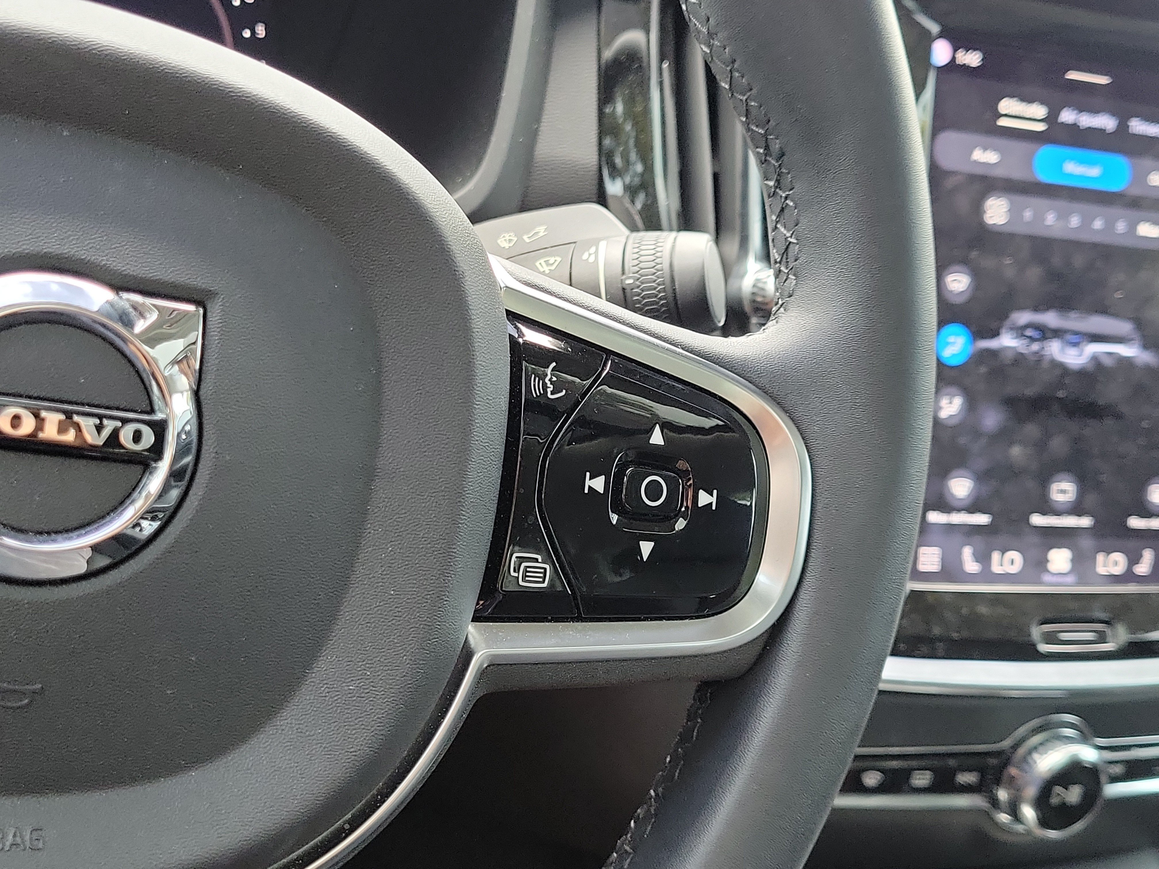 2024 Volvo S60 Plus - Photo 19
