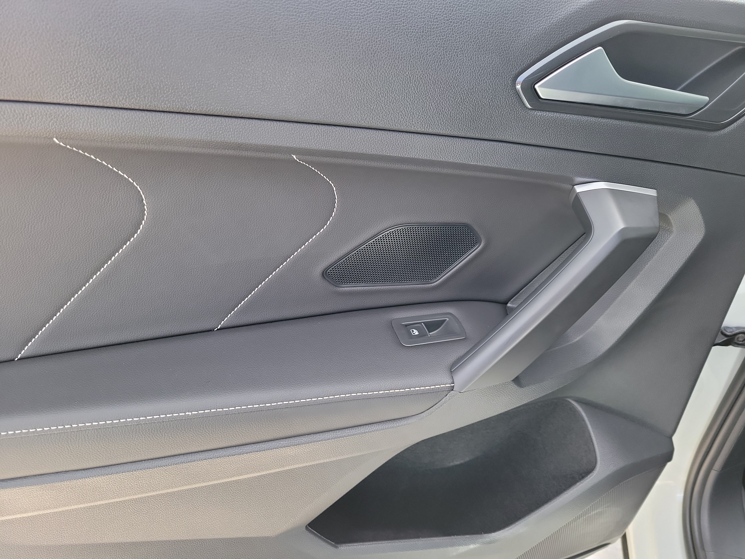2023 Volkswagen Tiguan SE - Photo 15
