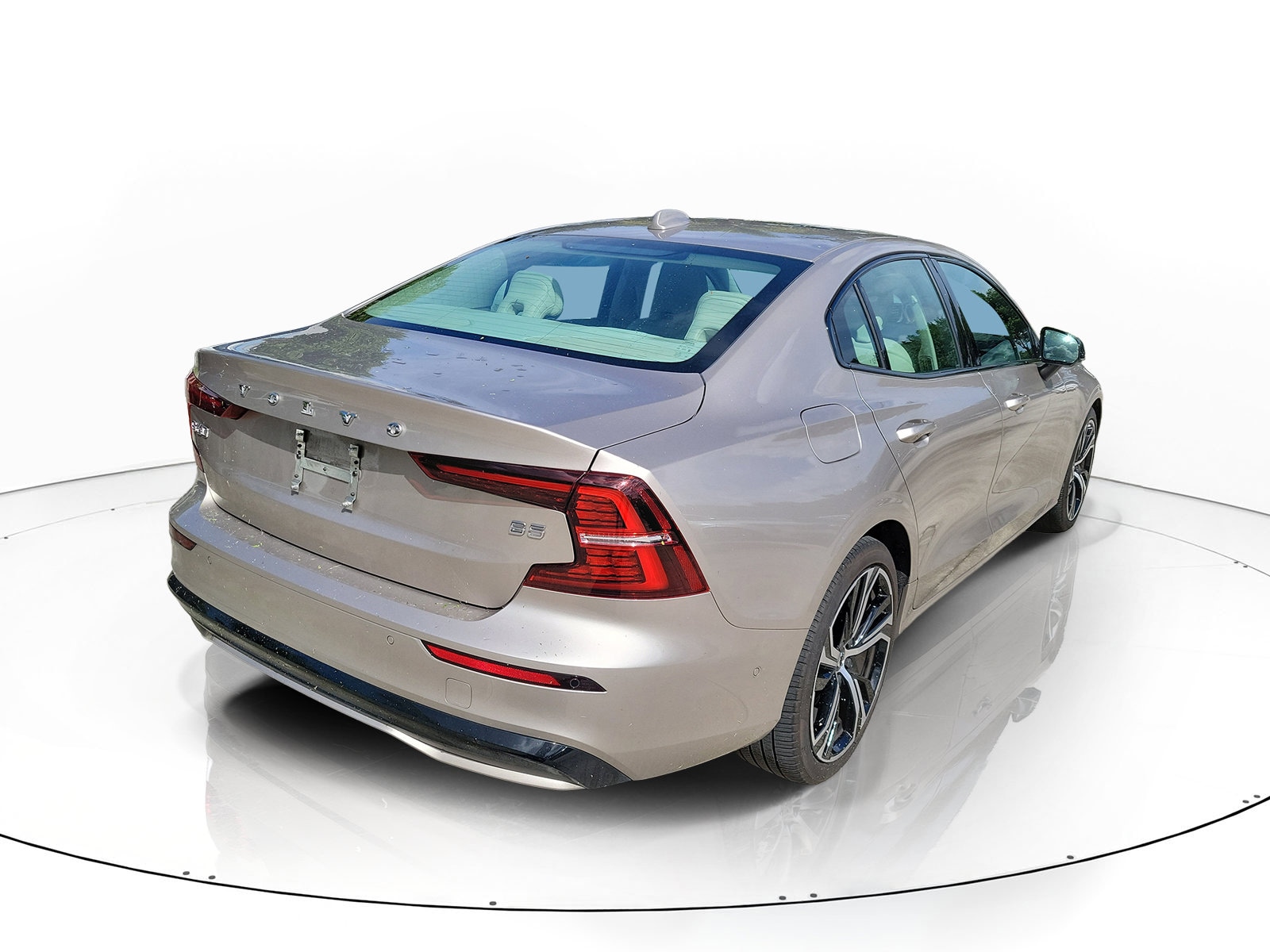 2024 Volvo S60 Plus - Photo 8