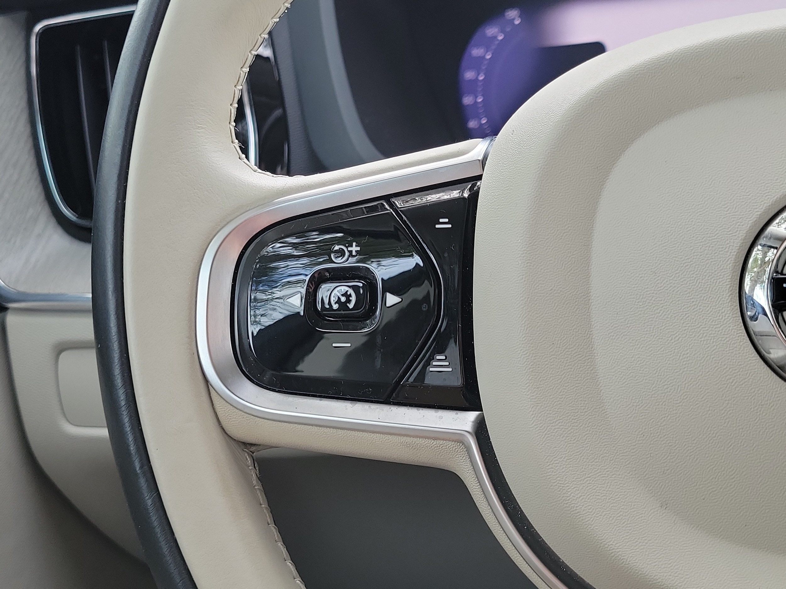 2024 Volvo XC60 Plus - Photo 23