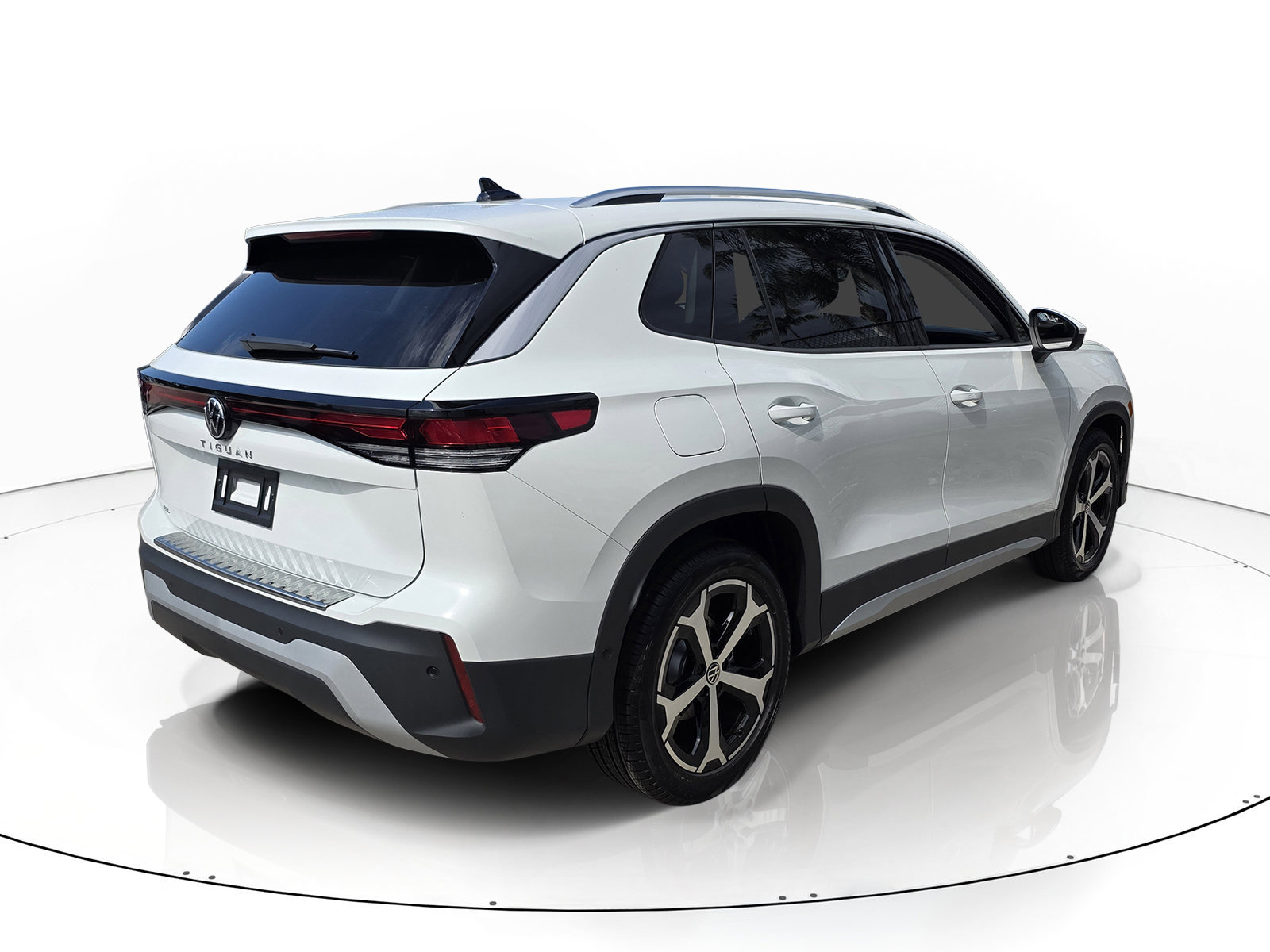 New 2026 Volkswagen Tiguan SE SUV