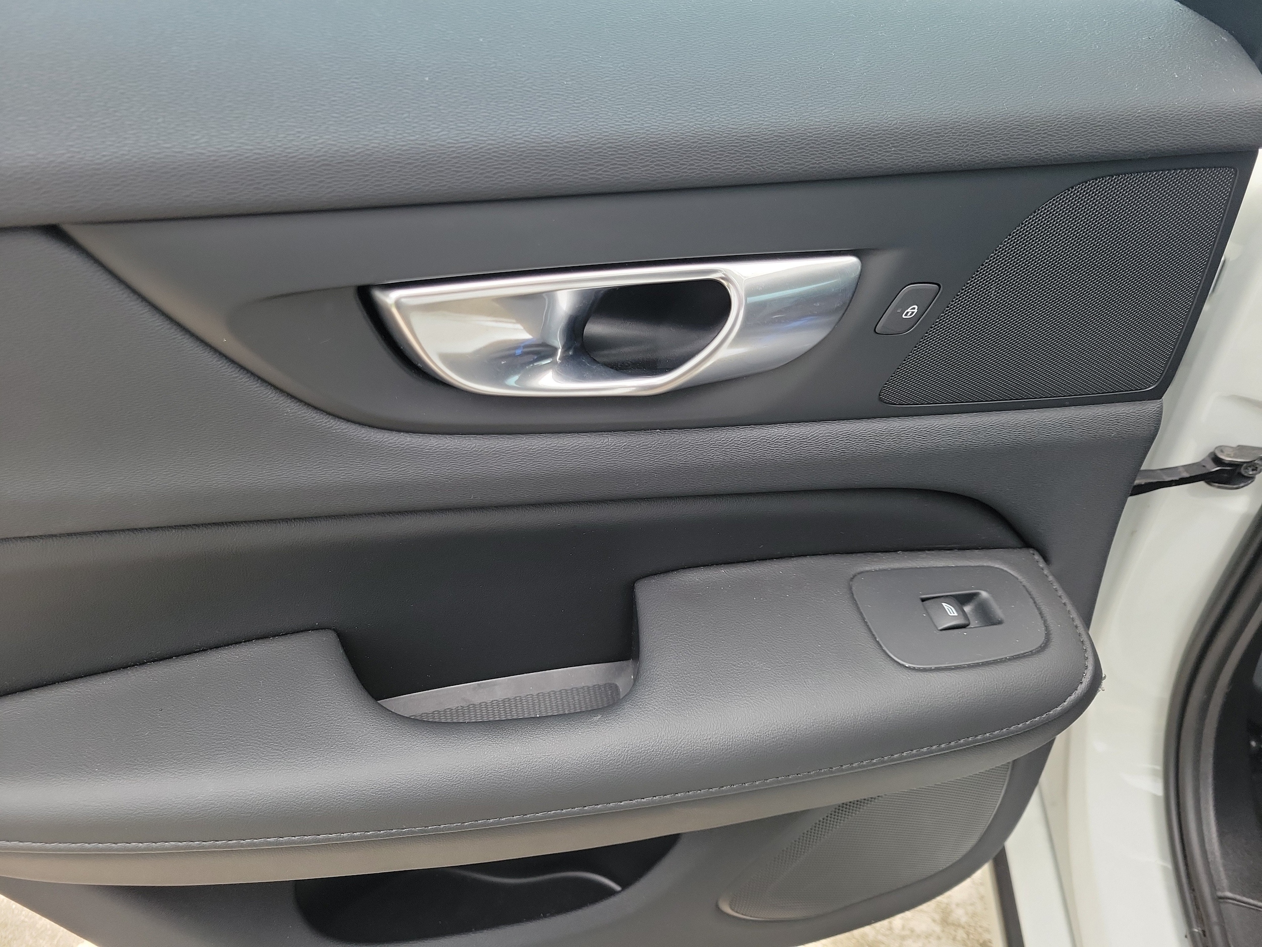 2024 Volvo S60 Plus - Photo 12