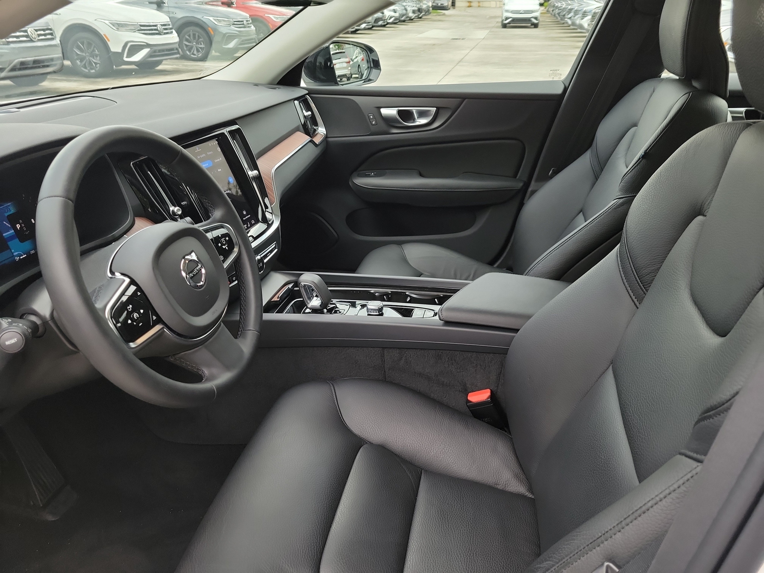 2024 Volvo S60 Plus - Photo 17