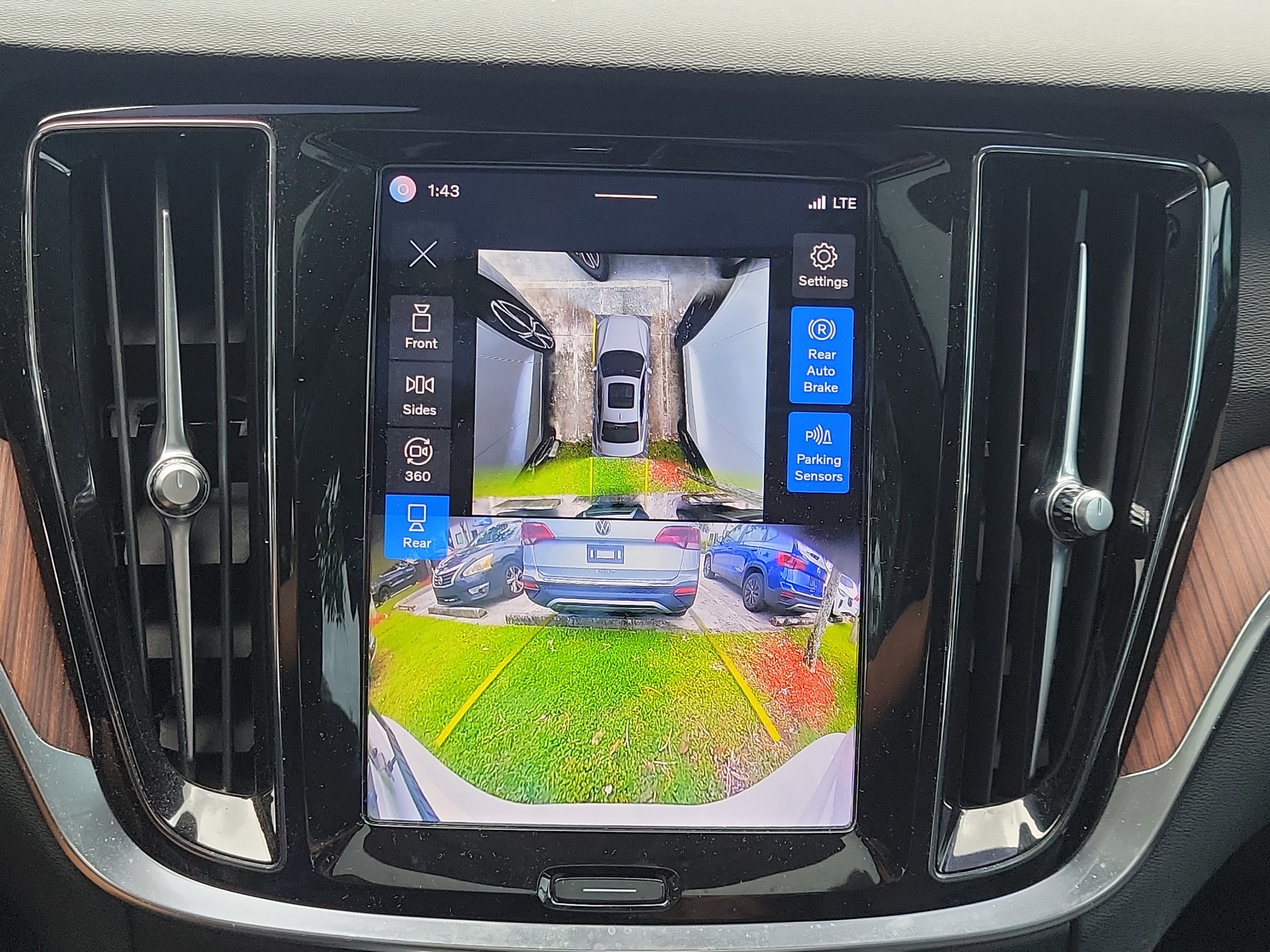 2024 Volvo S60 Plus - Photo 22