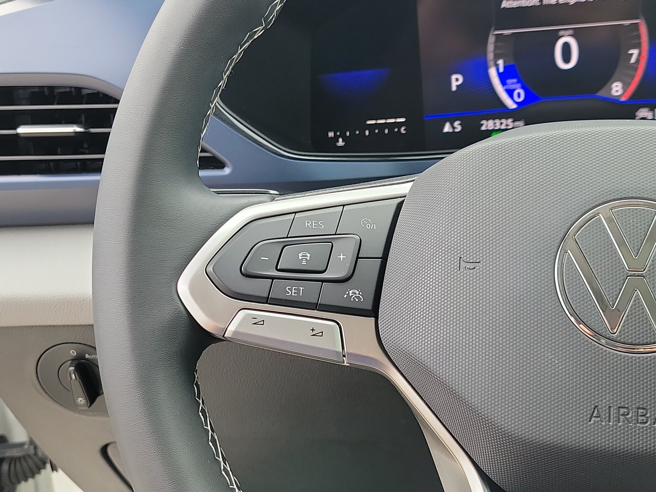 2023 Volkswagen Taos SE - Photo 23