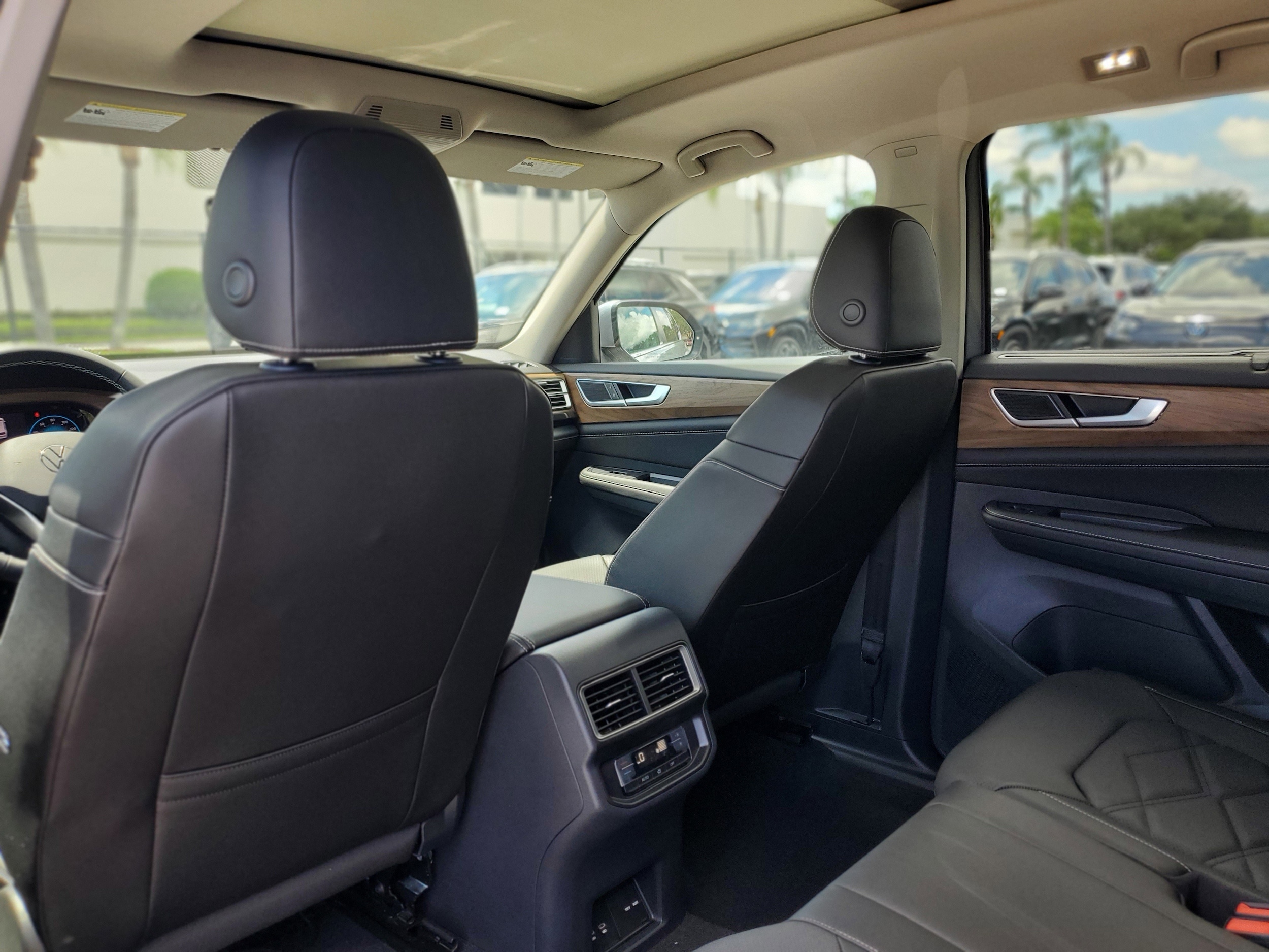 2026 Volkswagen Atlas SE w/Tech - Photo 9