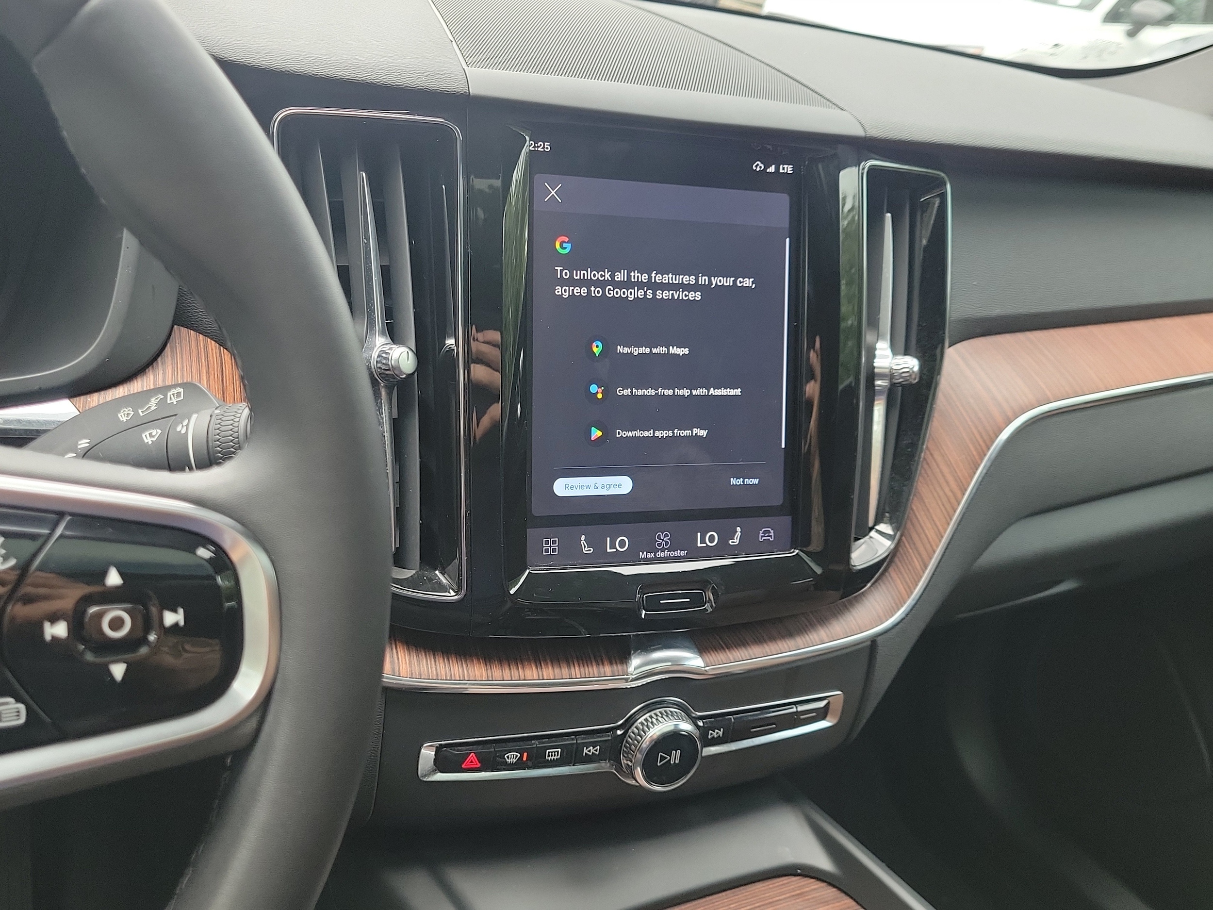 2024 Volvo XC60 Plus - Photo 23