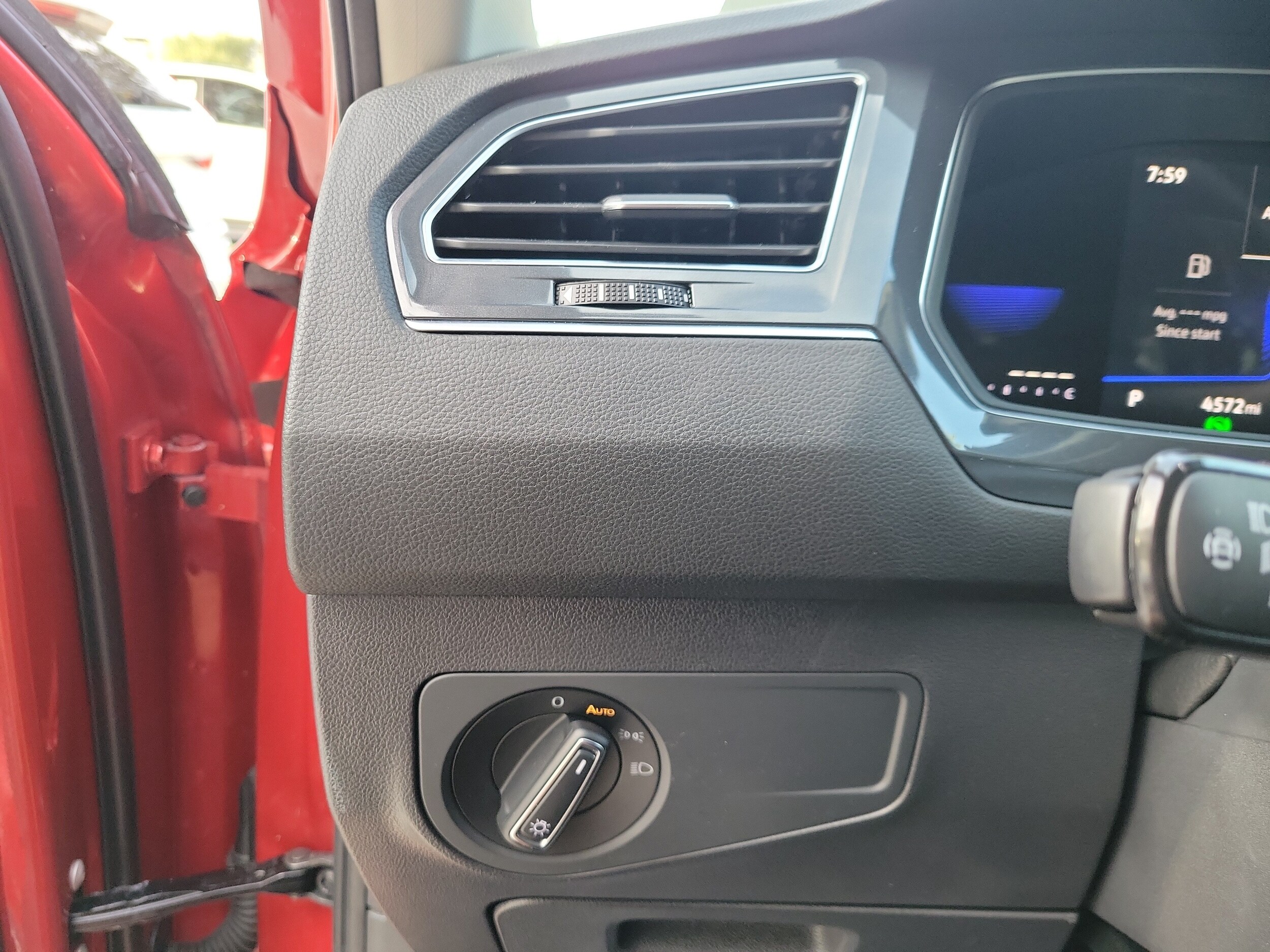 2023 Volkswagen Tiguan SE - Photo 21