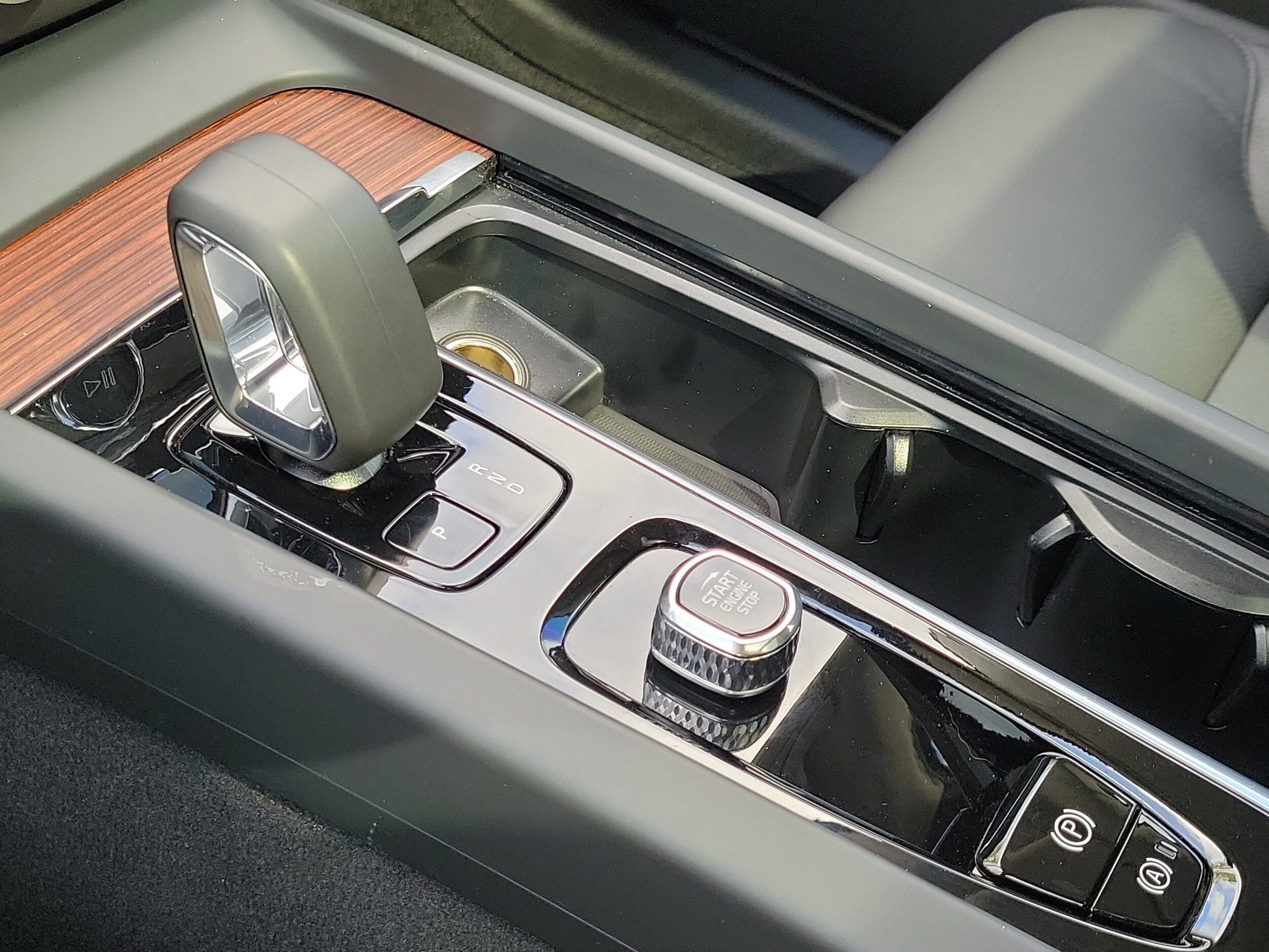 2024 Volvo XC60 Plus - Photo 27