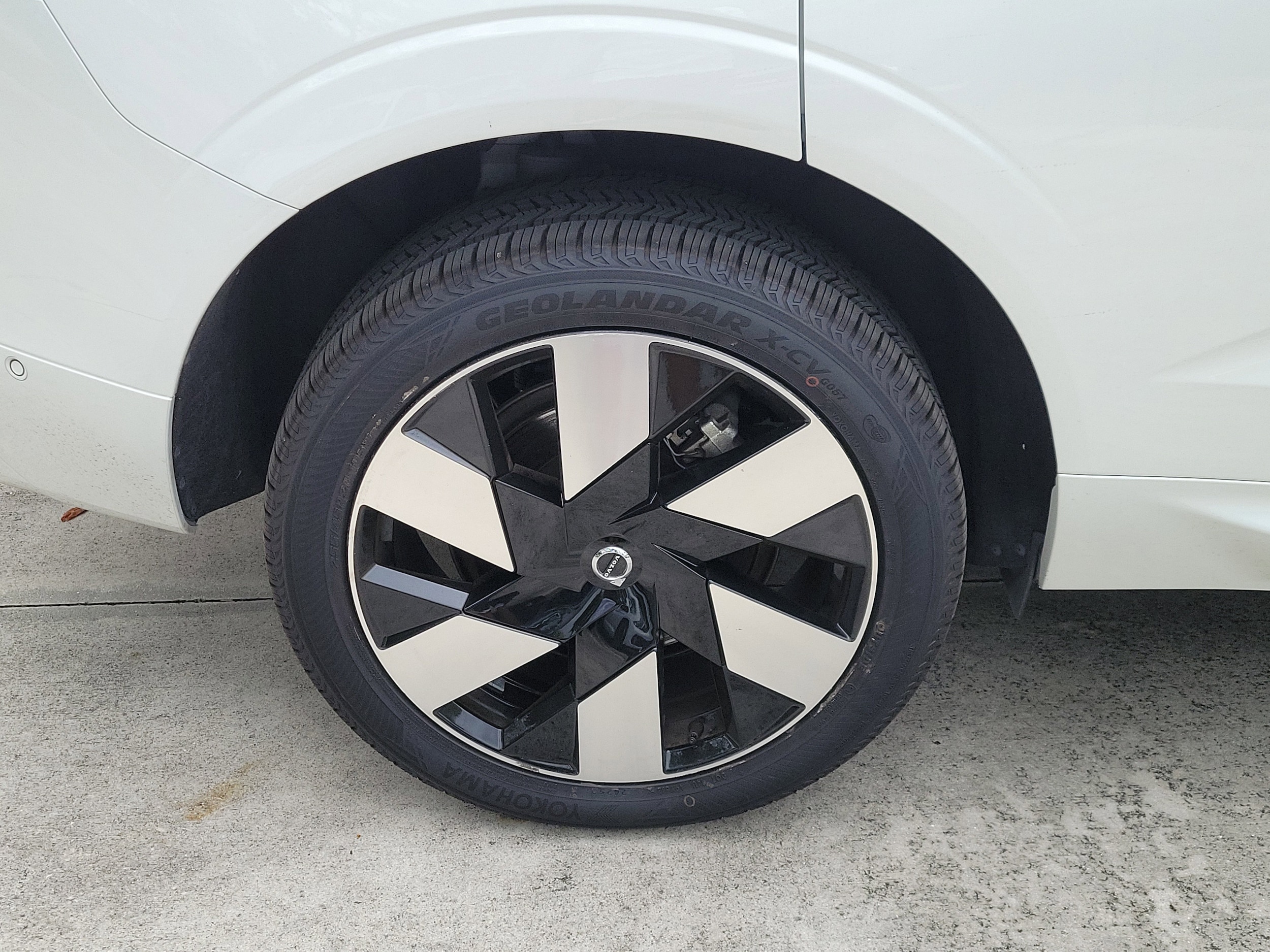 2024 Volvo XC60 Plus - Photo 11
