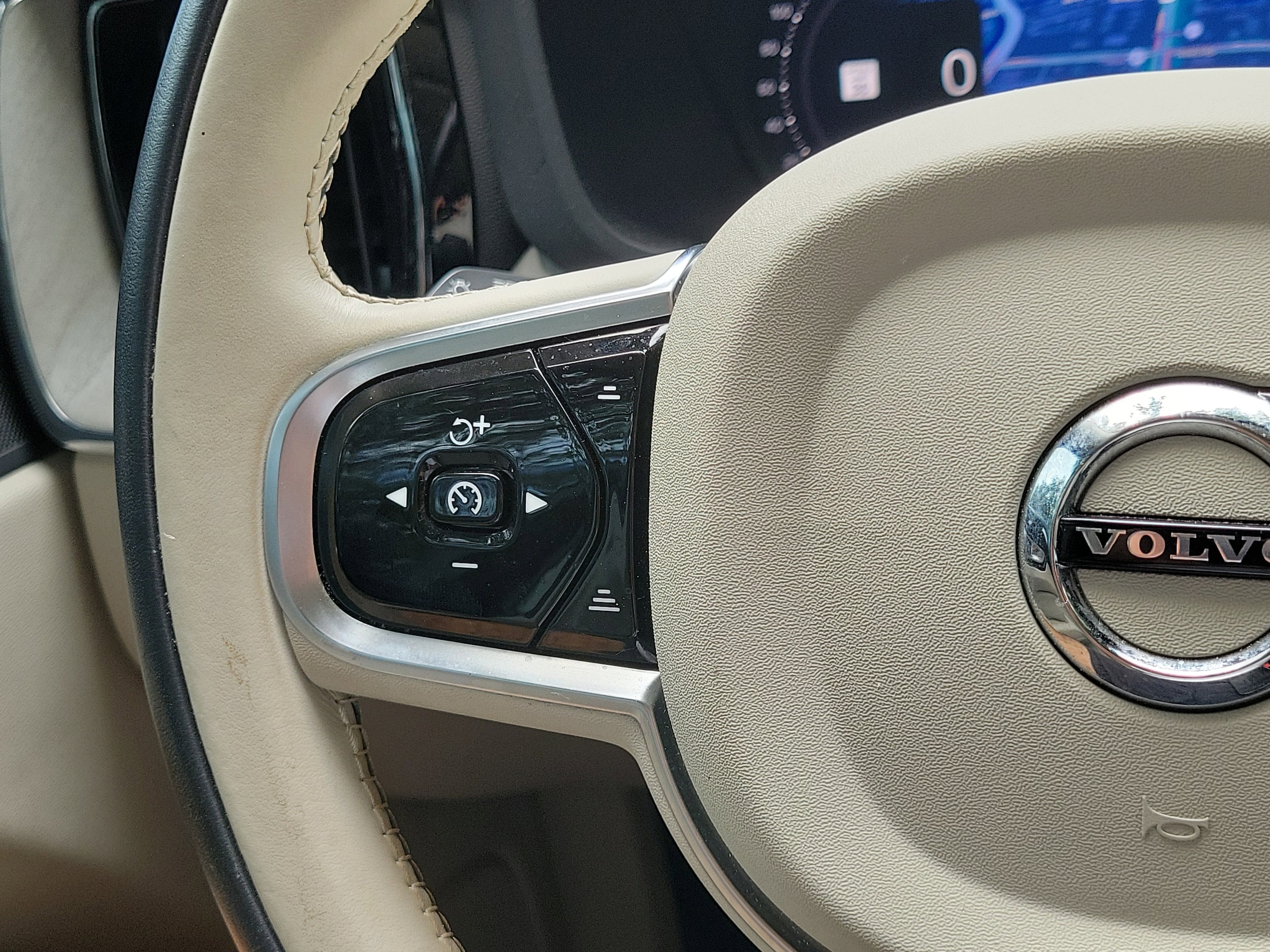2024 Volvo XC60 Plus - Photo 20