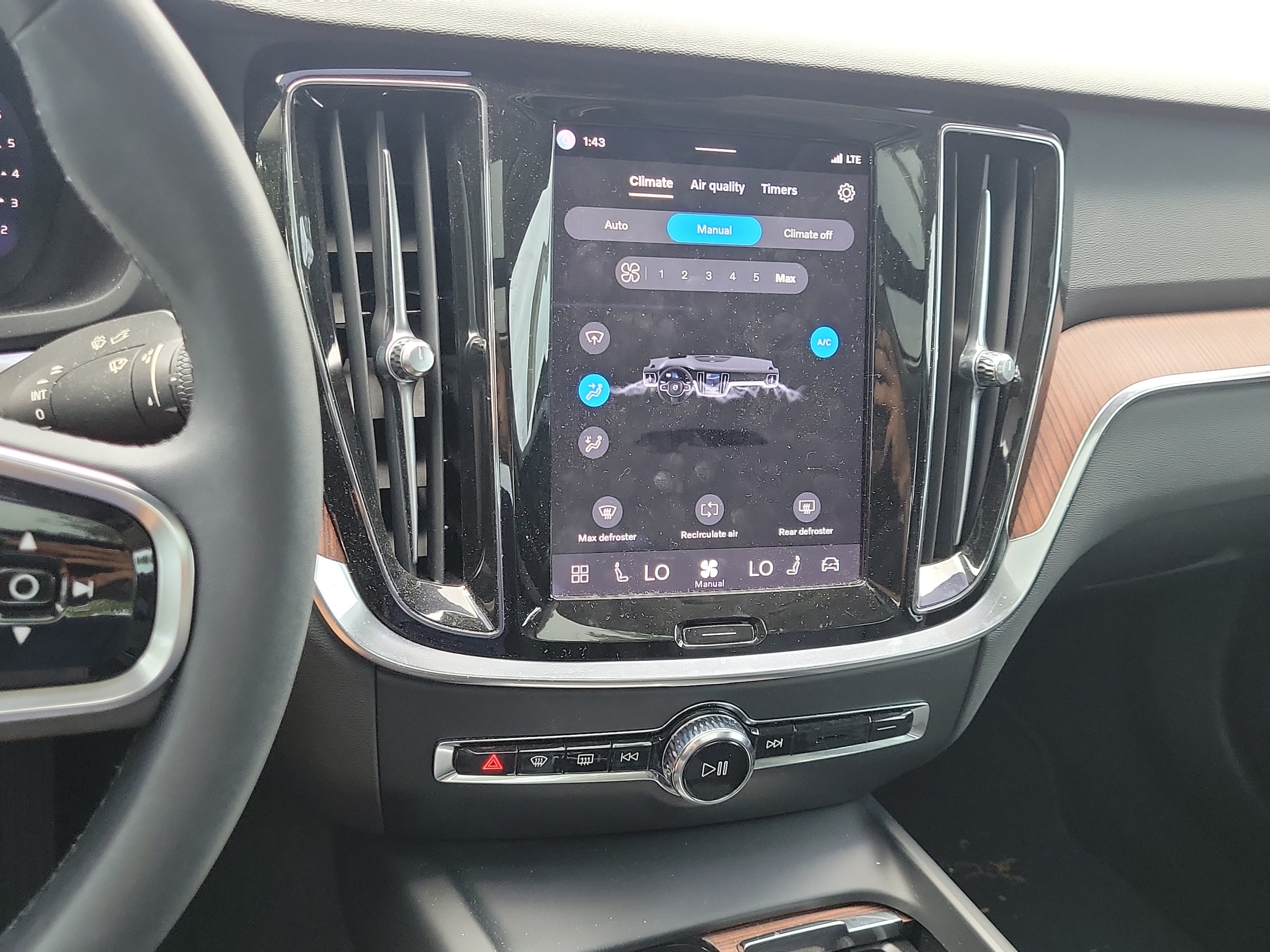 2024 Volvo S60 Plus - Photo 21