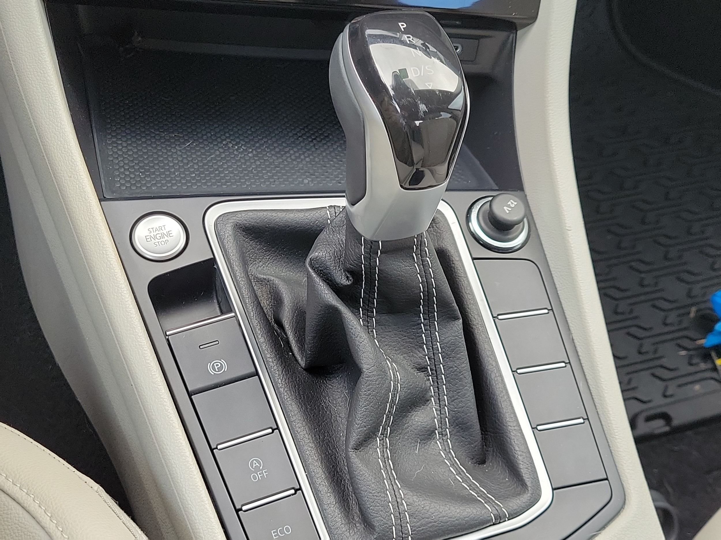 2023 Volkswagen Jetta SE - Photo 26
