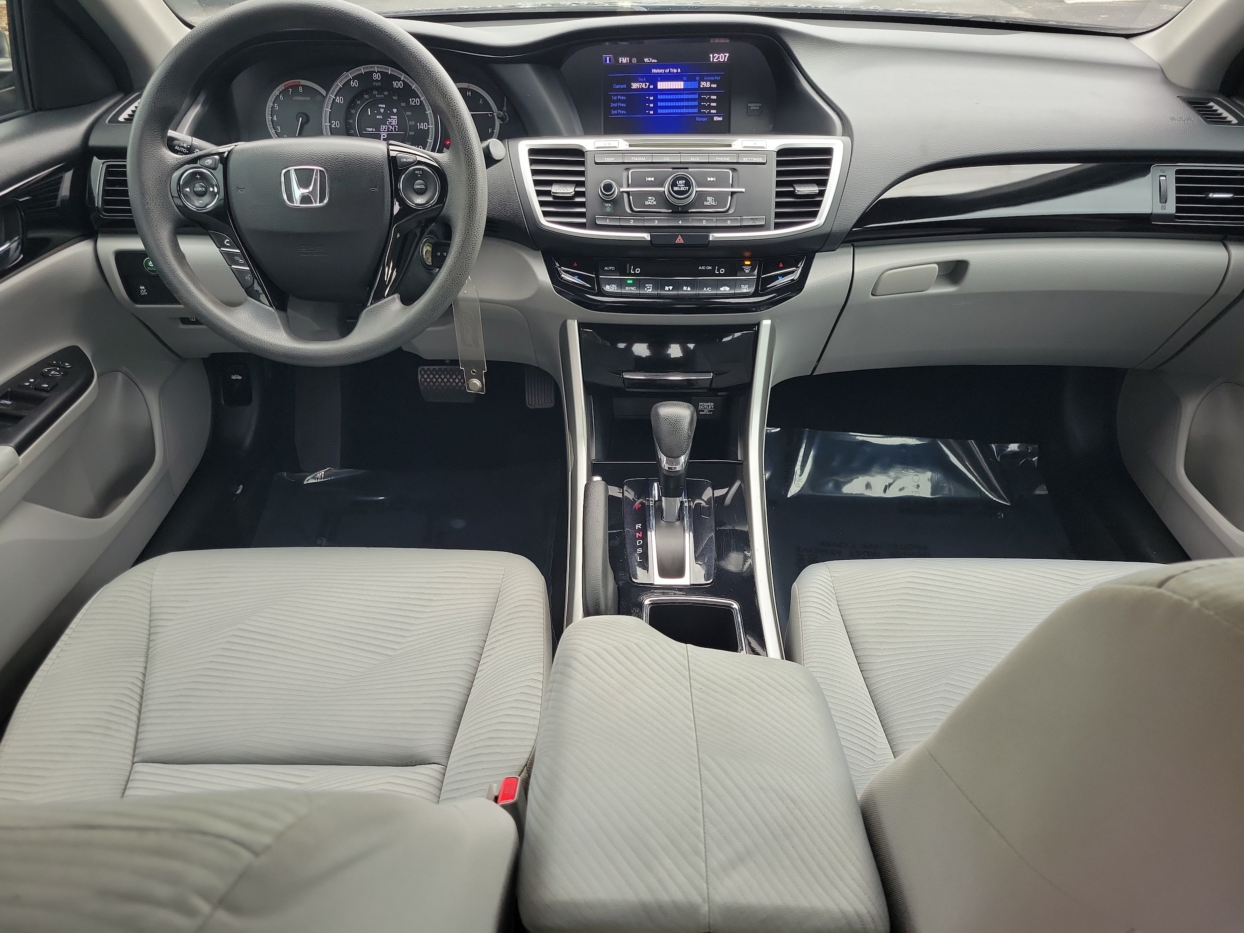 2016 Honda Accord LX - Photo 10