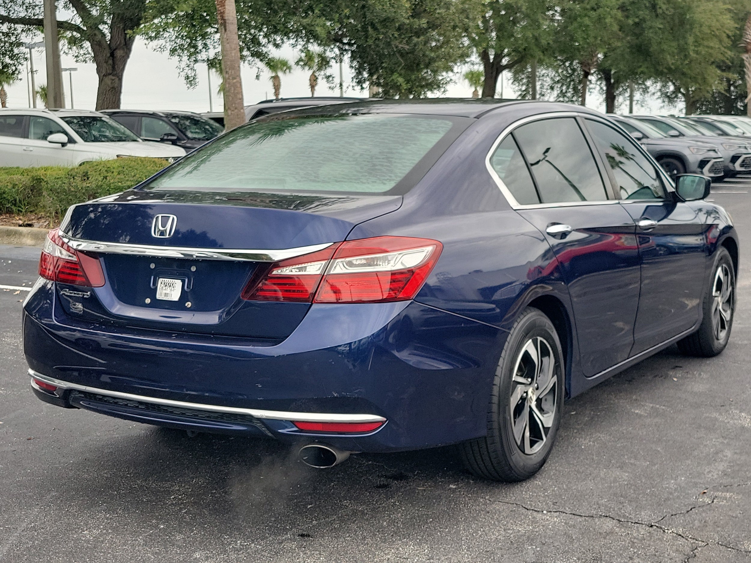 2016 Honda Accord LX - Photo 4