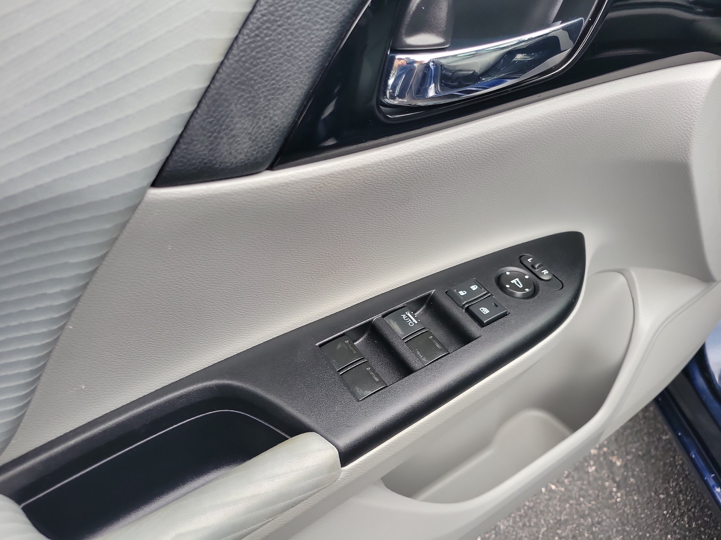 2016 Honda Accord LX - Photo 12