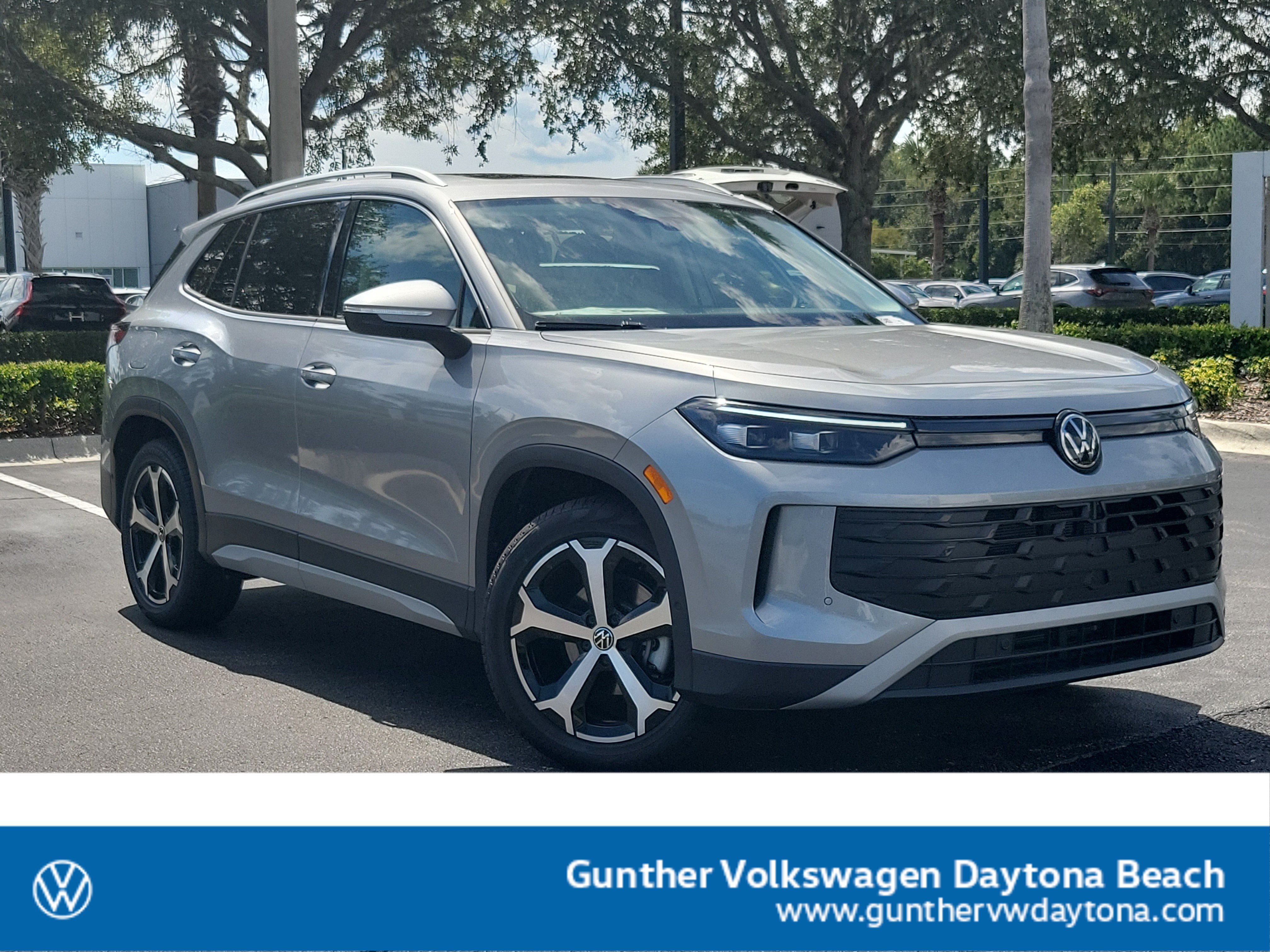 New 2026 Volkswagen Tiguan SE SUV