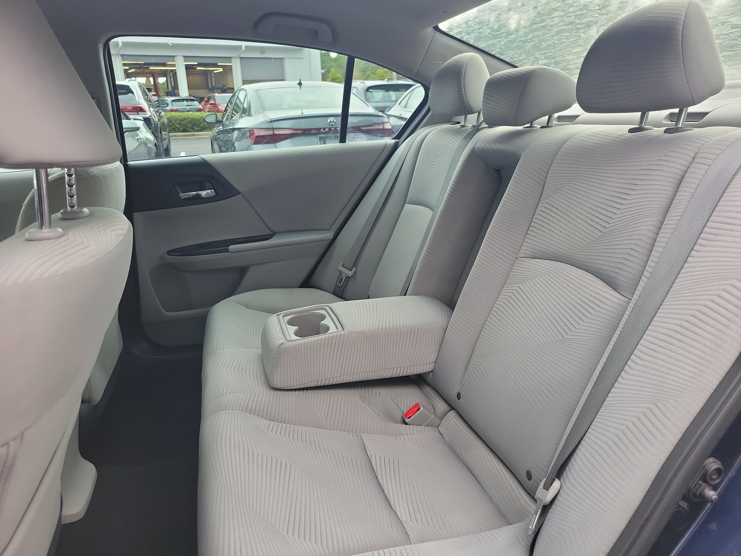 2016 Honda Accord LX - Photo 8