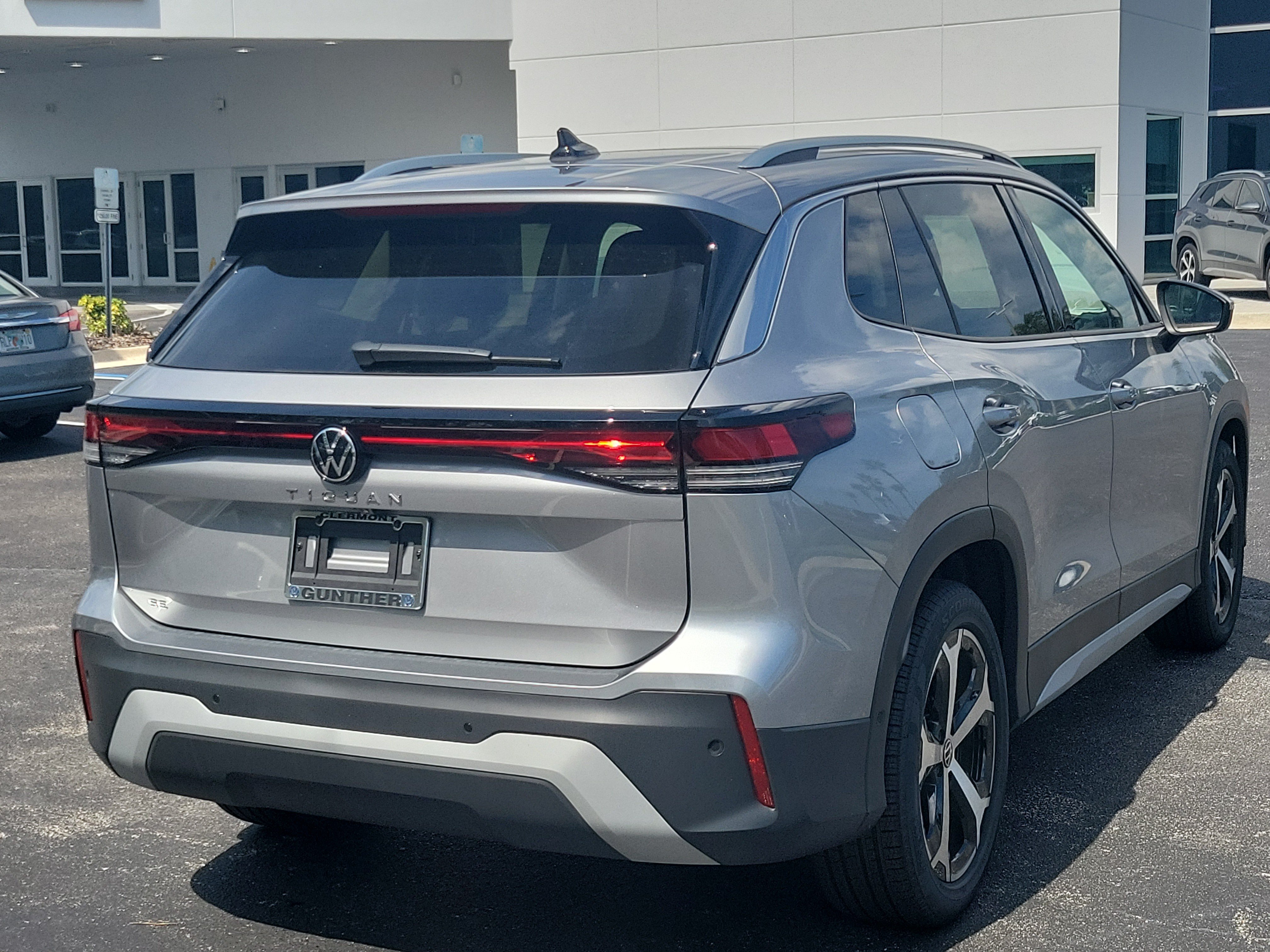 New 2026 Volkswagen Tiguan SE SUV