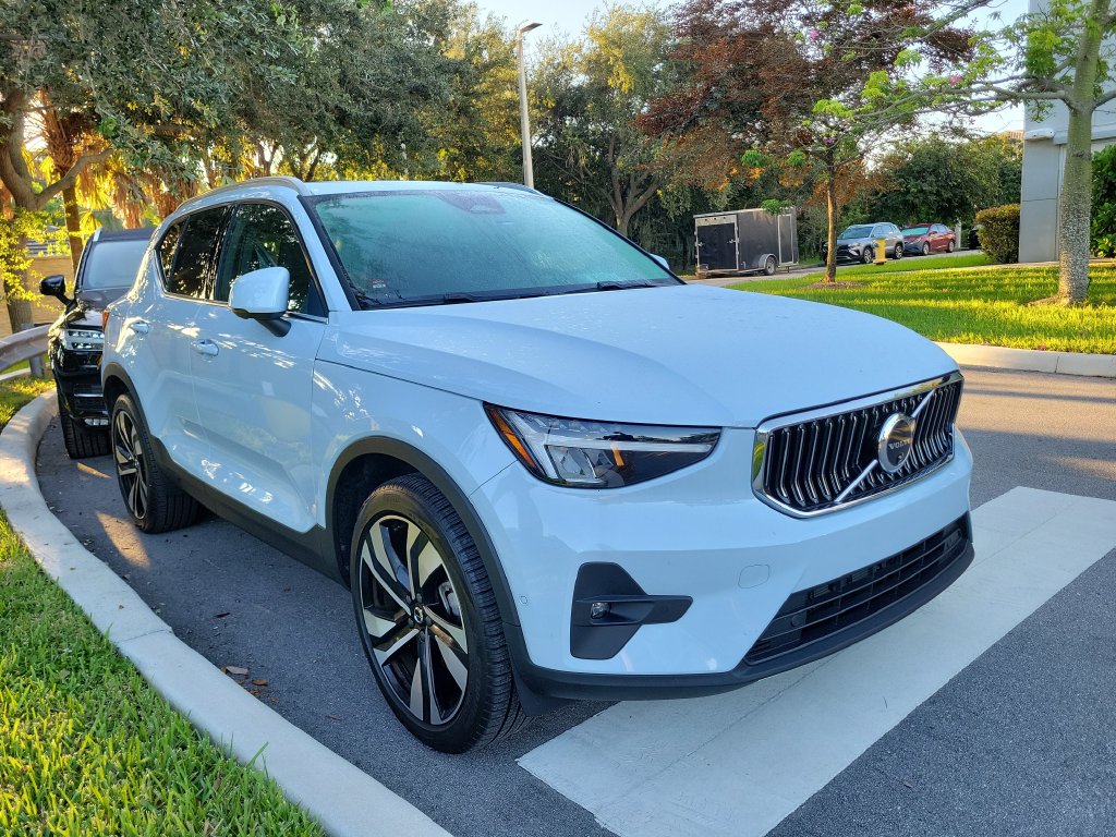 2024 Volvo XC40