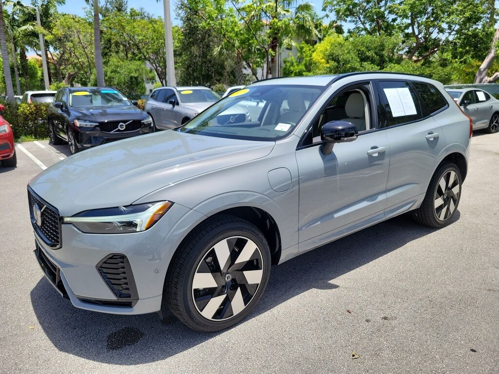 Used 2025 Volvo XC60 plug-in hybrid T8 Plus SUV
