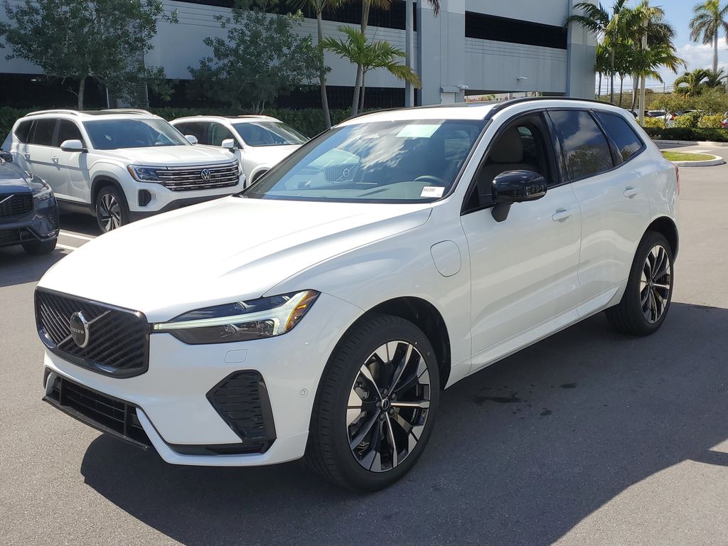 New 2026 Volvo XC60 Plug-In Hybrid T8 Plus SUV