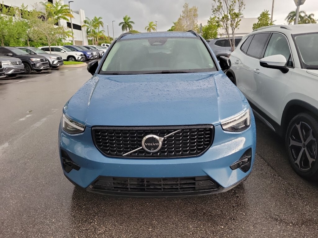Used 2024 Volvo XC40 B5 Plus Dark SUV