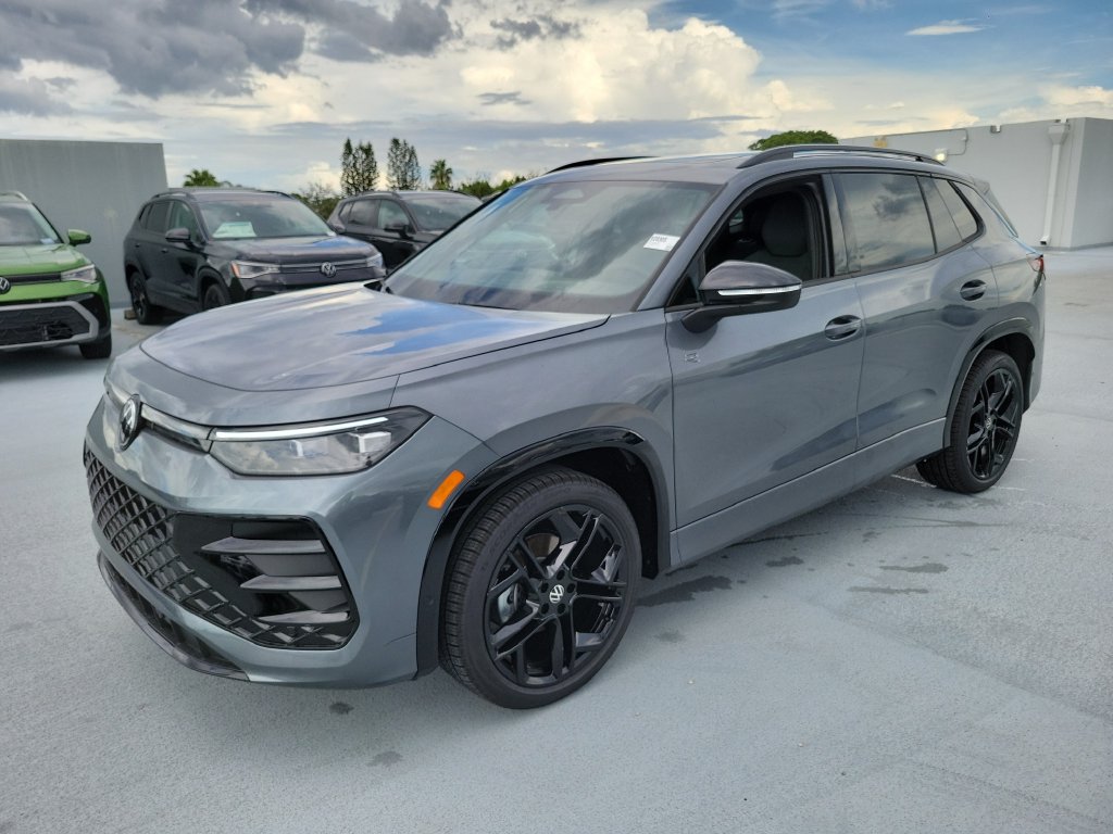 New 2026 Volkswagen Tiguan SE R-Line Black SUV