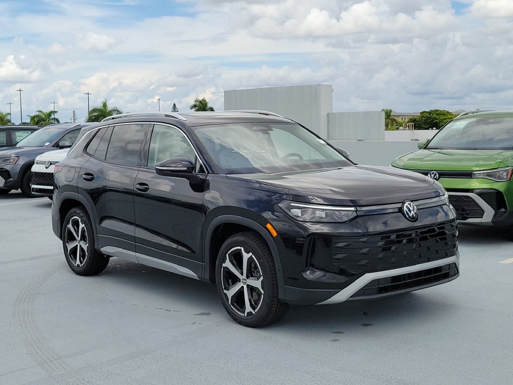 New 2026 Volkswagen Tiguan SE SUV