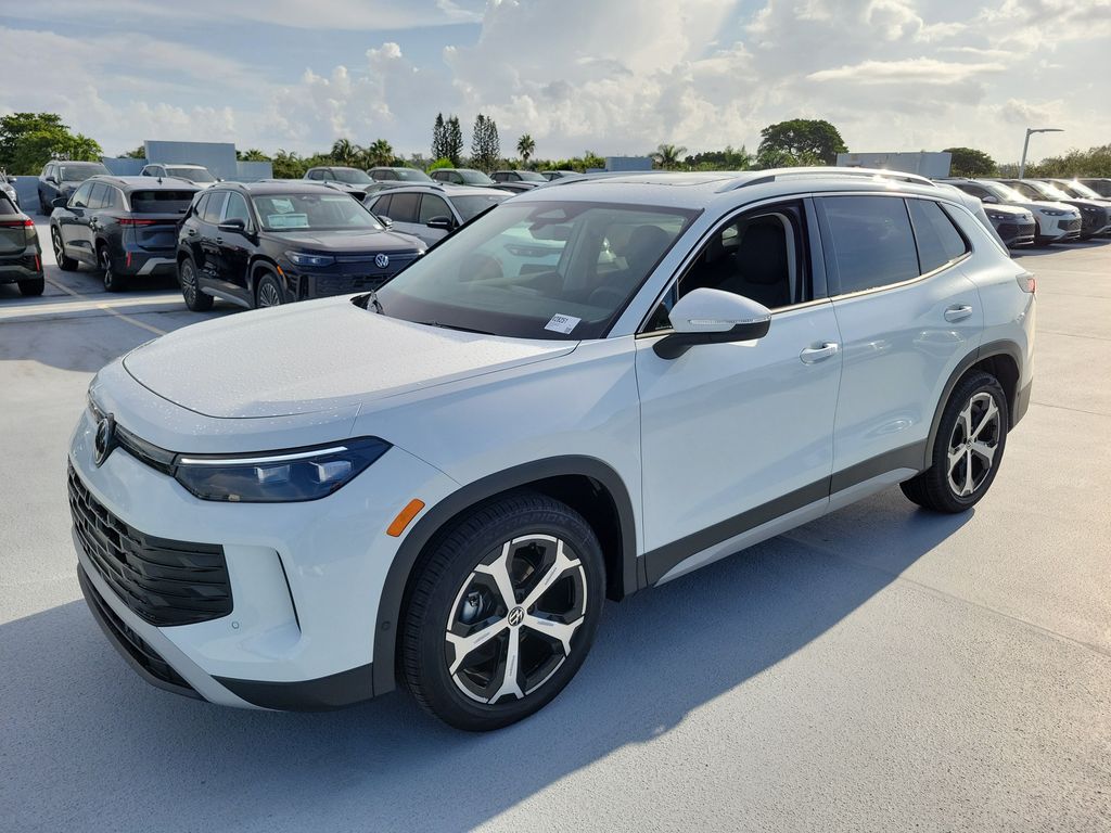 New 2026 Volkswagen Tiguan SE SUV