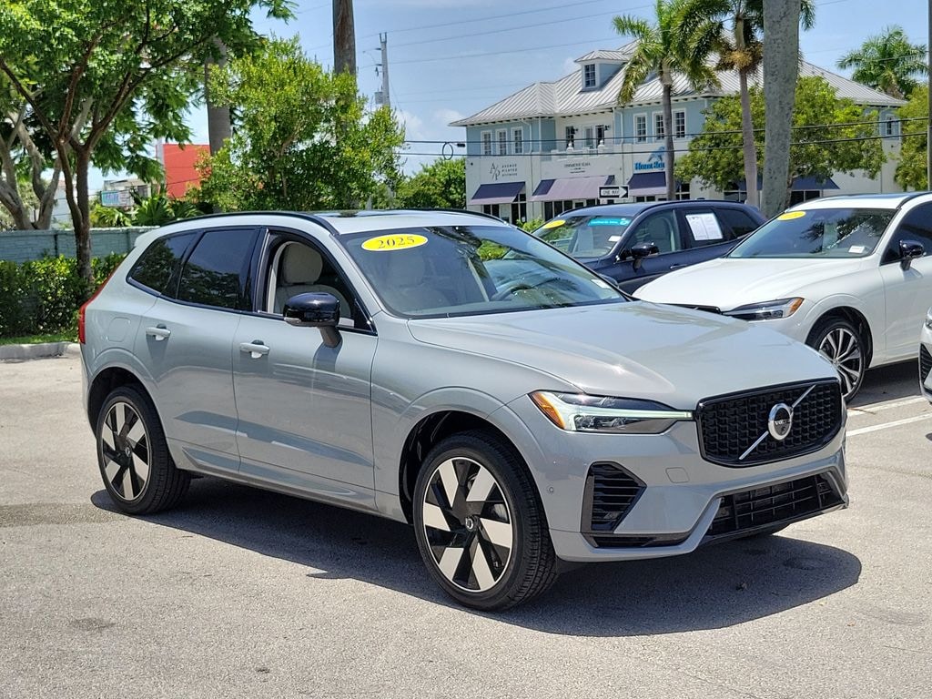 Used 2025 Volvo XC60 plug-in hybrid T8 Plus SUV