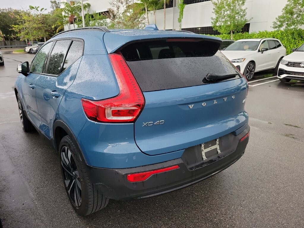 Used 2024 Volvo XC40 B5 Plus Dark SUV