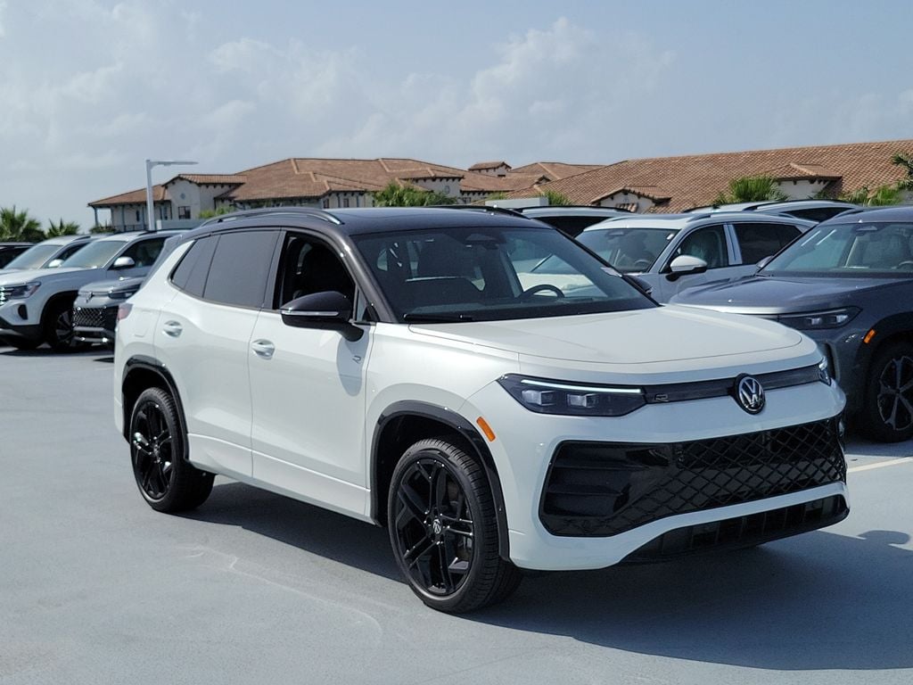 New 2026 Volkswagen Tiguan SE R-Line Black SUV