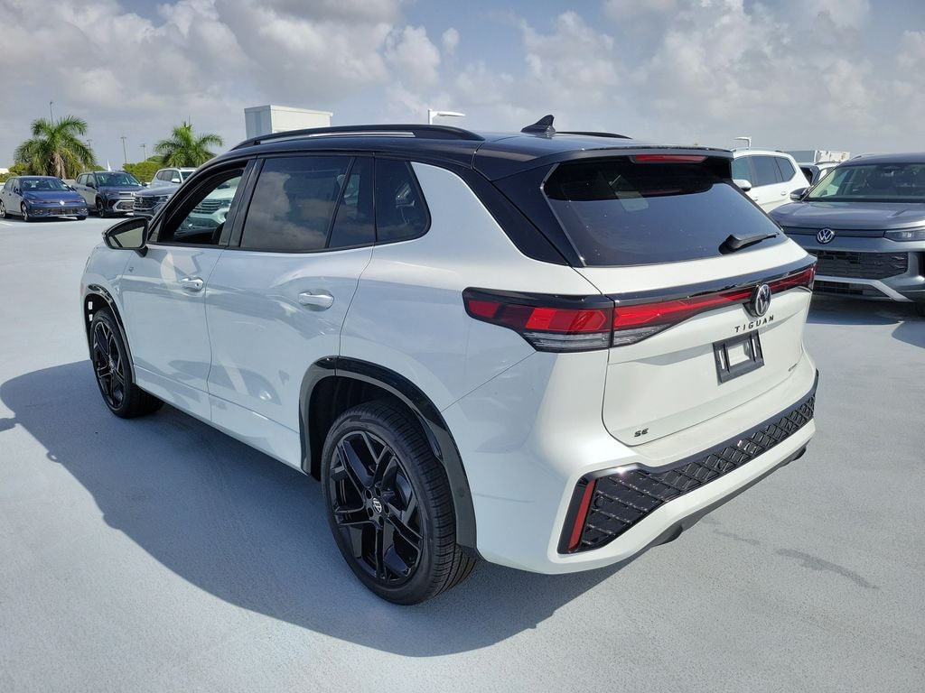 New 2026 Volkswagen Tiguan SE R-Line Black SUV