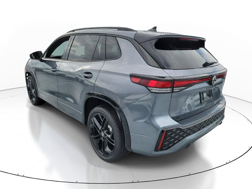 New 2026 Volkswagen Tiguan SE R-Line Black SUV
