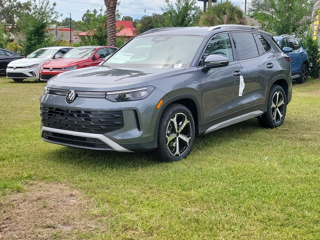 New 2026 Volkswagen Tiguan SE SUV