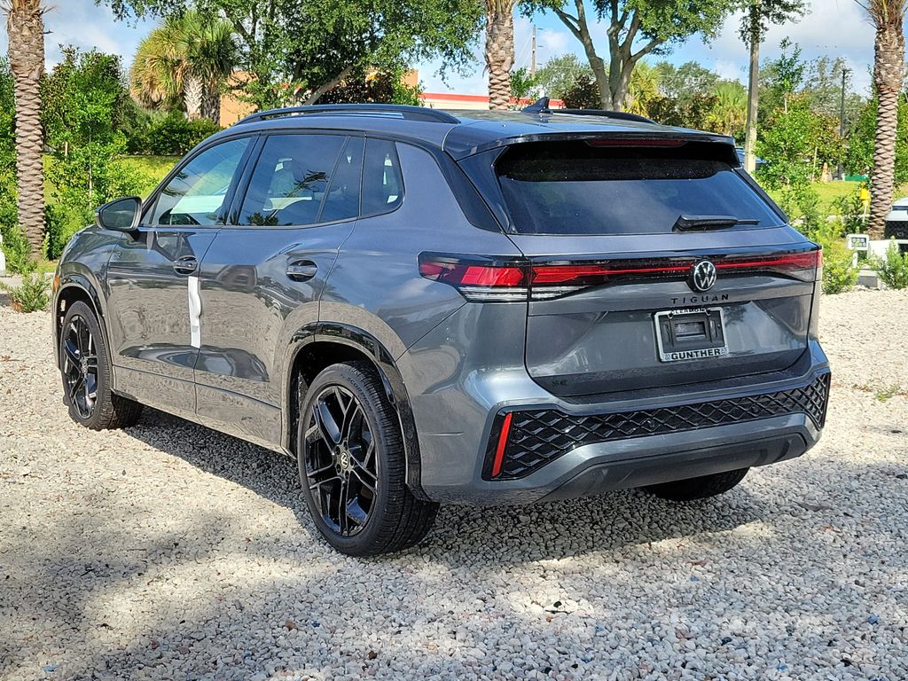 New 2026 Volkswagen Tiguan SE R-Line Black SUV