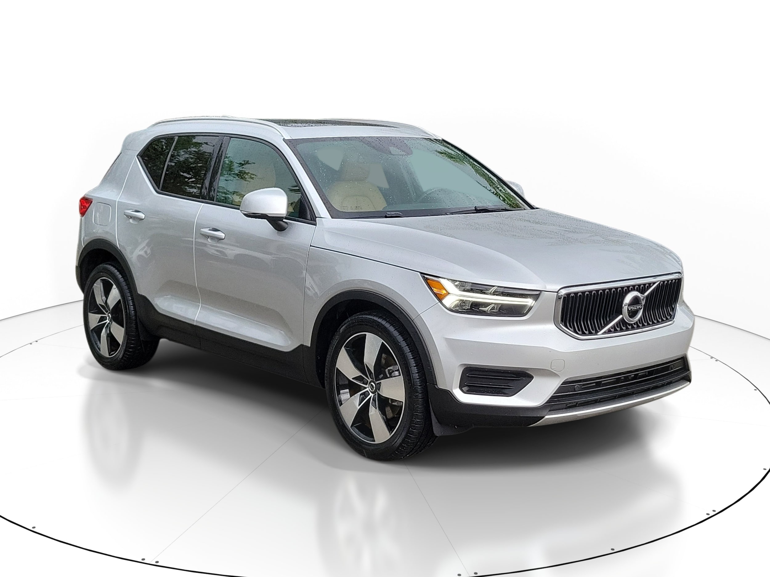 2019 Volvo XC40 Momentum